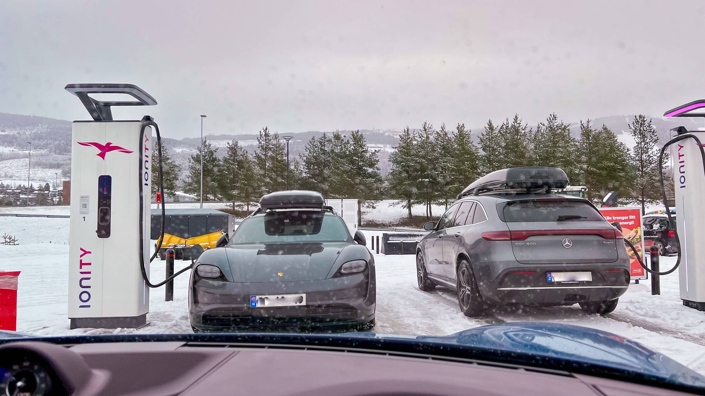 Porsche Taycan Taycan To The Arctic Circle Road Trip 2022 51881941589_6558fafd14_4k