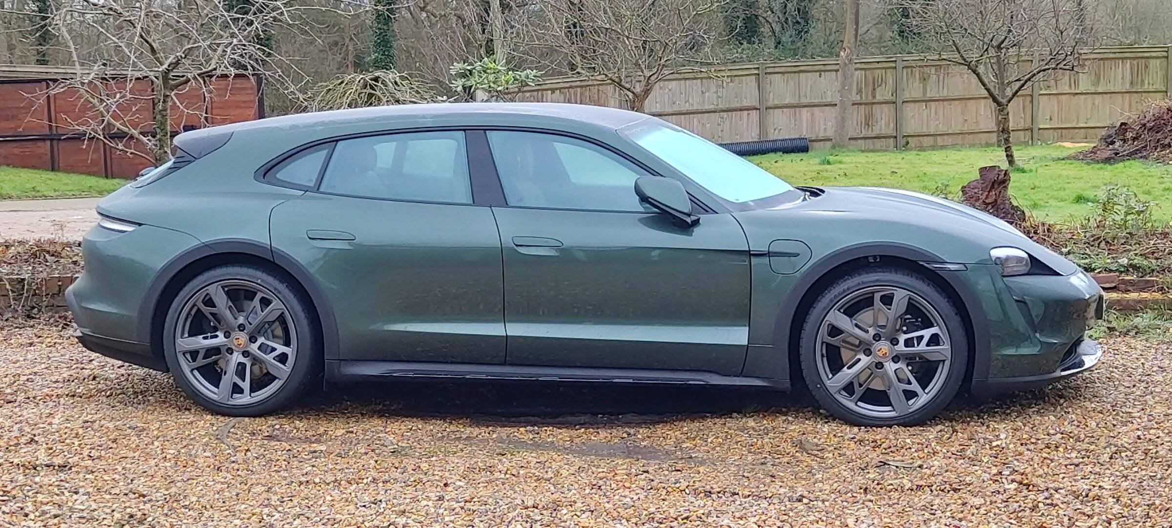 Porsche Taycan Roast my Taycan 4 CT Oak Green metallic build . 20220215_084654