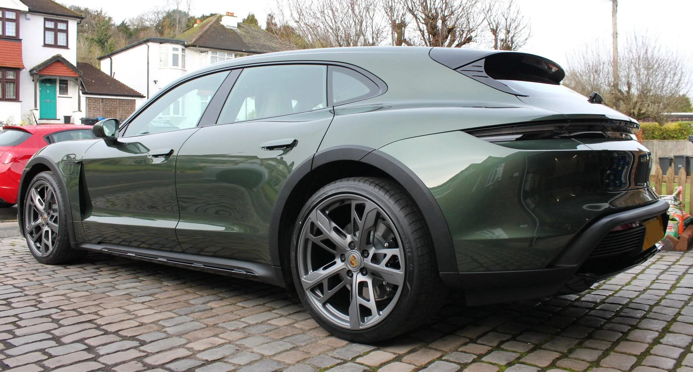 Porsche Taycan Roast my Taycan 4 CT Oak Green metallic build . IMG_5715