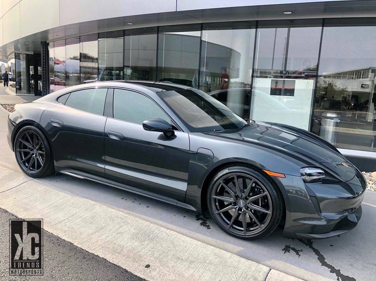 Porsche Taycan Porsche Taycan Aftermarket Wheel porsche-taycan-turbo-with-vossen-hf3-aftermarket-wheels