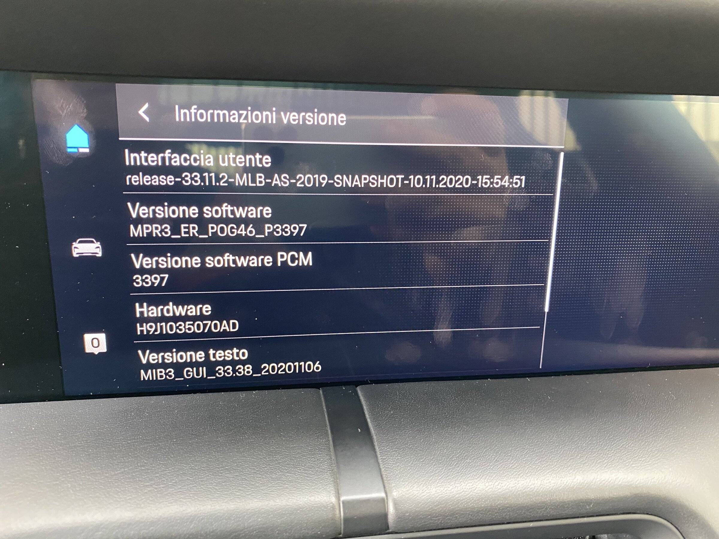 Porsche Taycan How to determine the PCM version we have IMG_9440