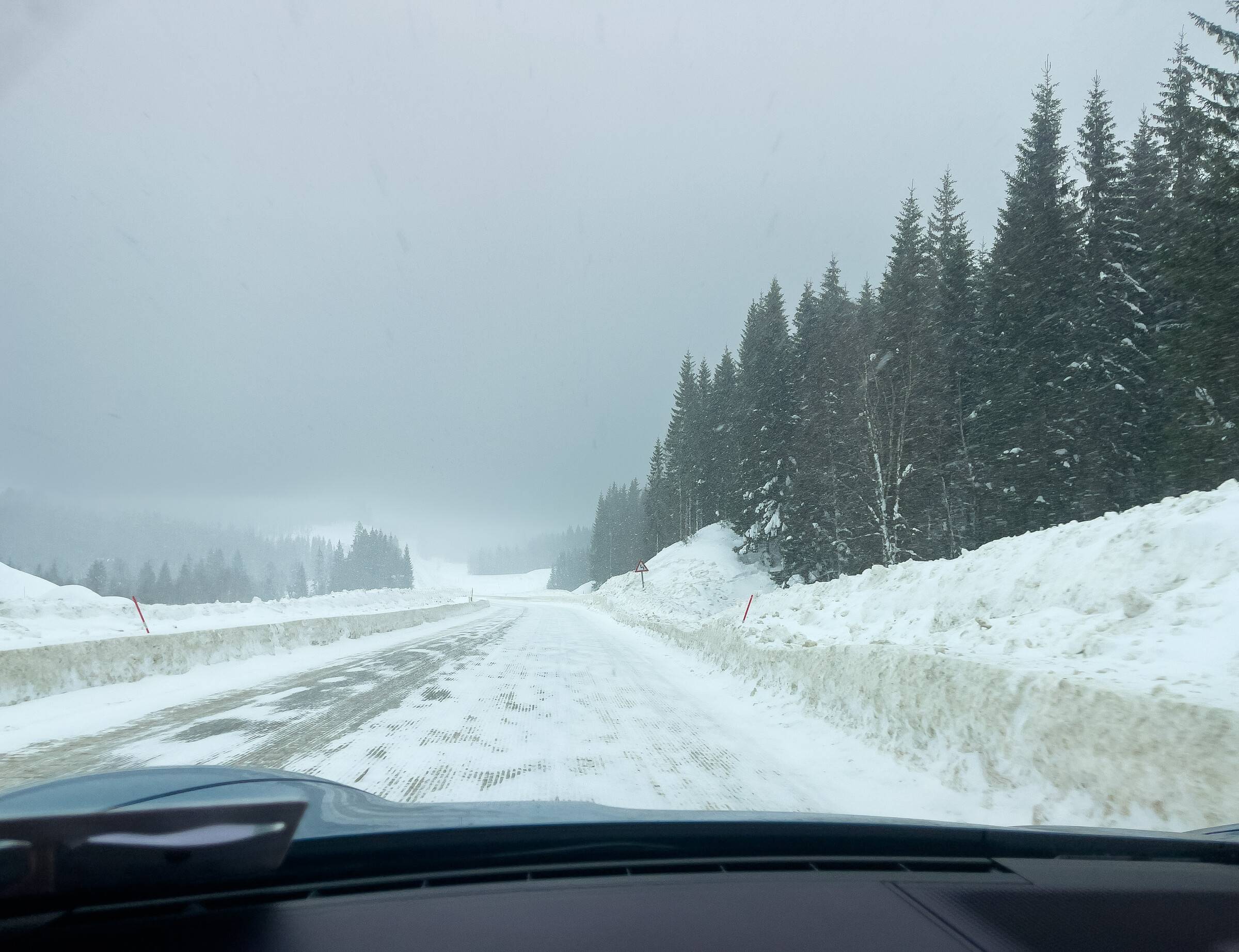 Porsche Taycan Taycan To The Arctic Circle Road Trip 2022 51886311305_631f29ae4f_4k