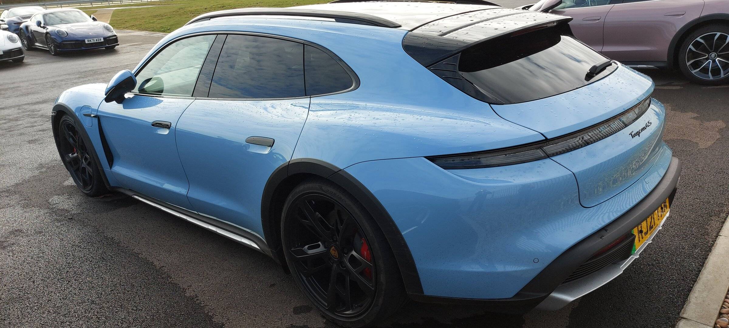 Porsche Taycan FROZEN BLUE Taycan Club 20220217_102156