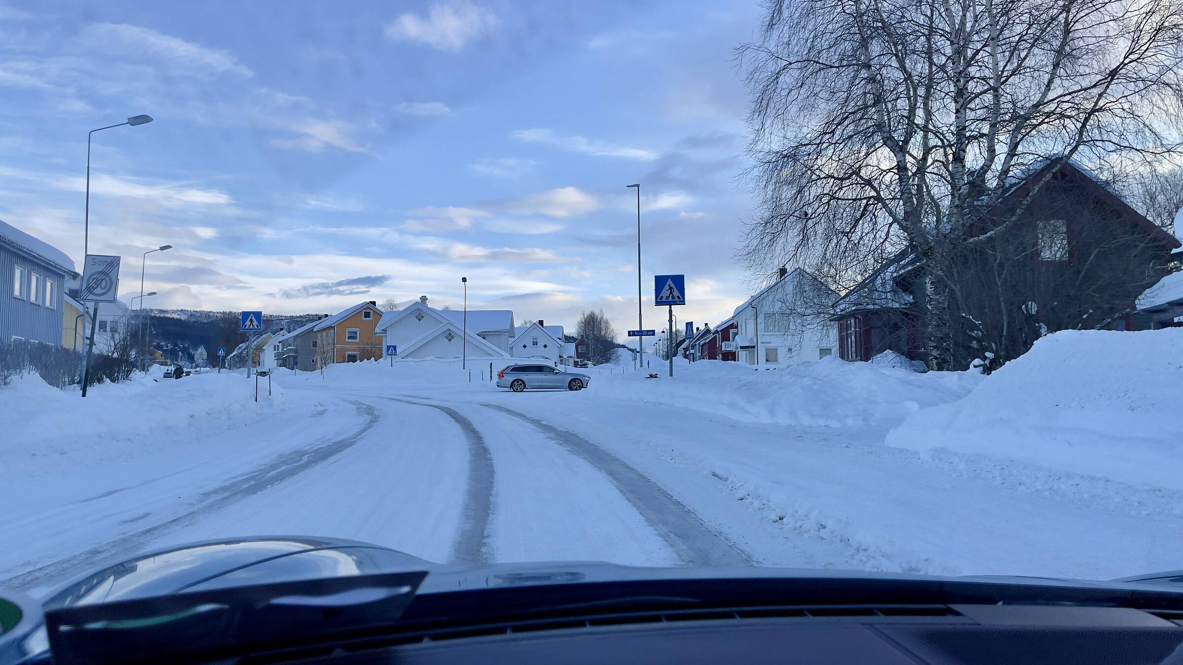 Porsche Taycan Taycan To The Arctic Circle Road Trip 2022 51887360106_b9a0f34e57_4k