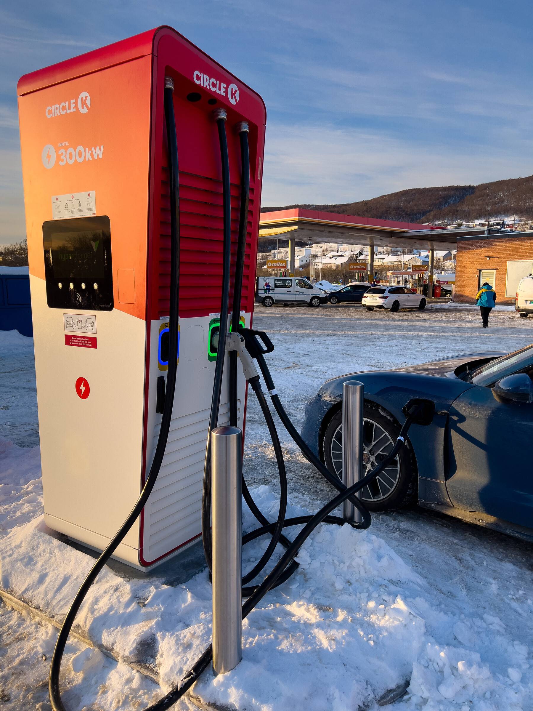 Porsche Taycan Taycan To The Arctic Circle Road Trip 2022 51886464607_5b60696402_4k