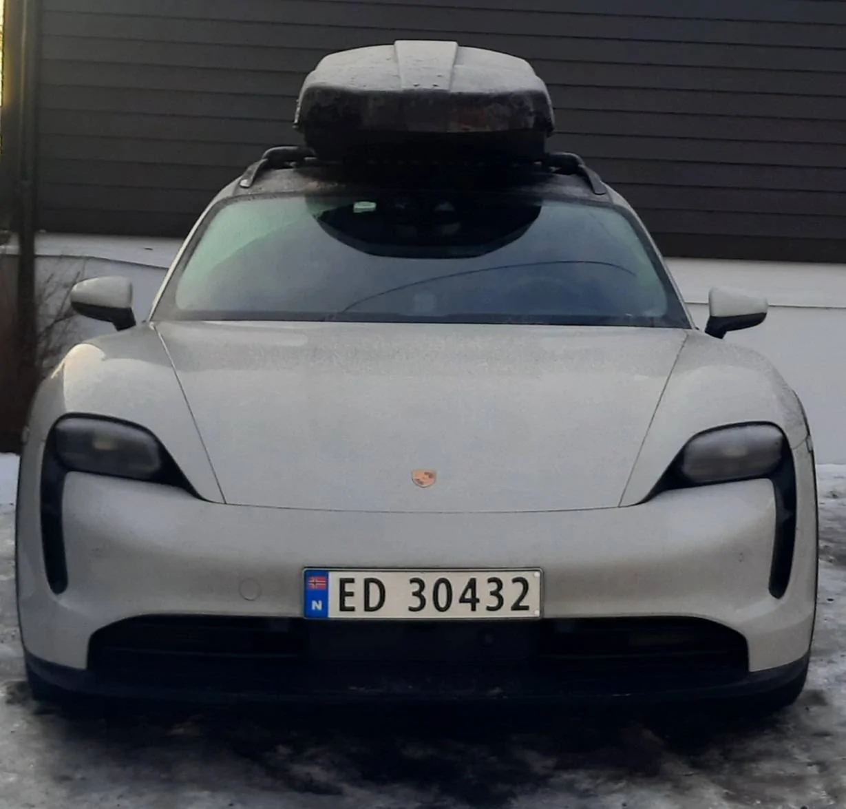 Porsche Taycan Thule bars compatibility with Cross Turismo 20220118_095904