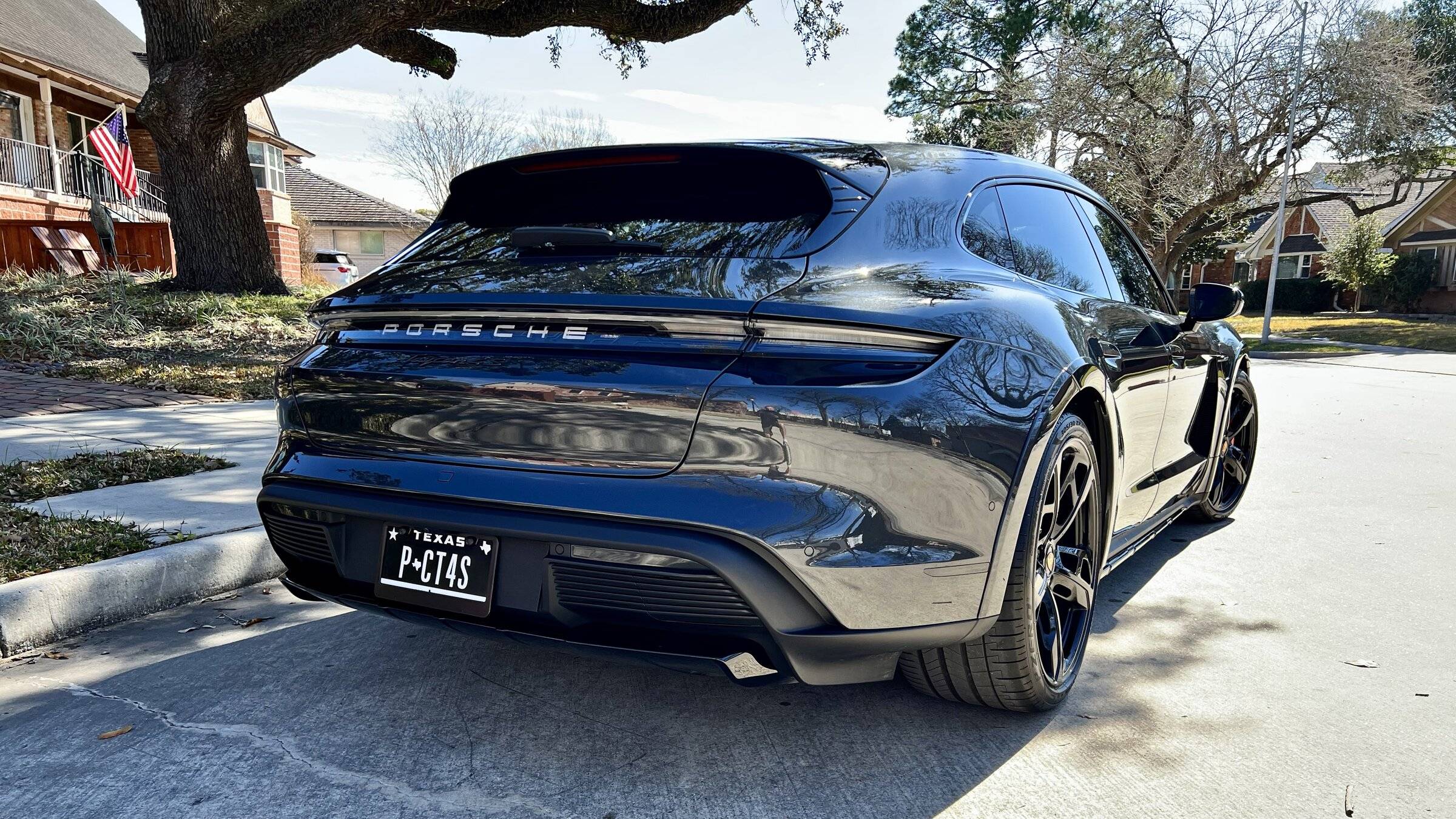 Porsche Taycan VOLCANO GREY Taycan Club IMG_5032