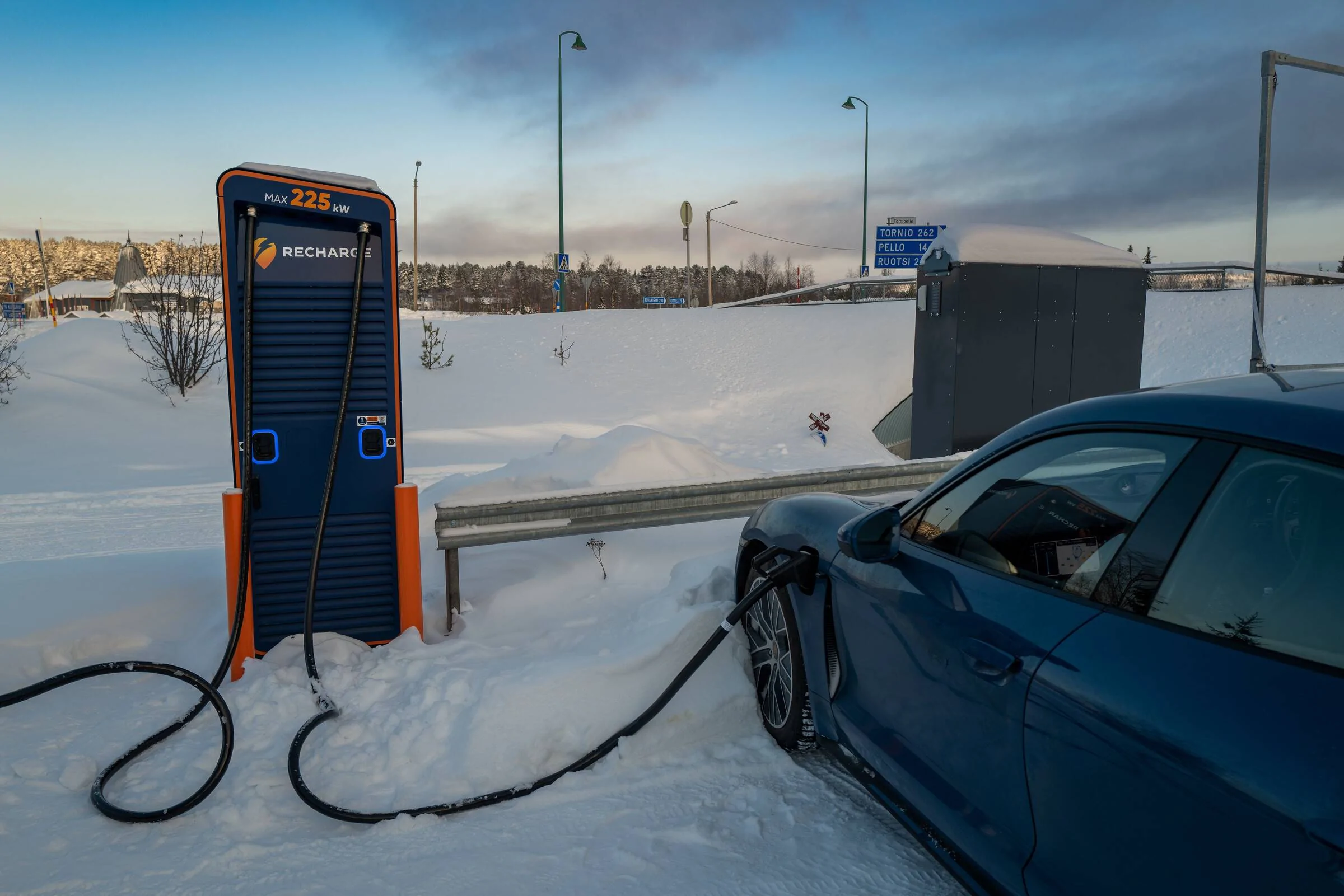 Porsche Taycan Taycan To The Arctic Circle Road Trip 2022 51895569726_f87cb4e4ab_4k
