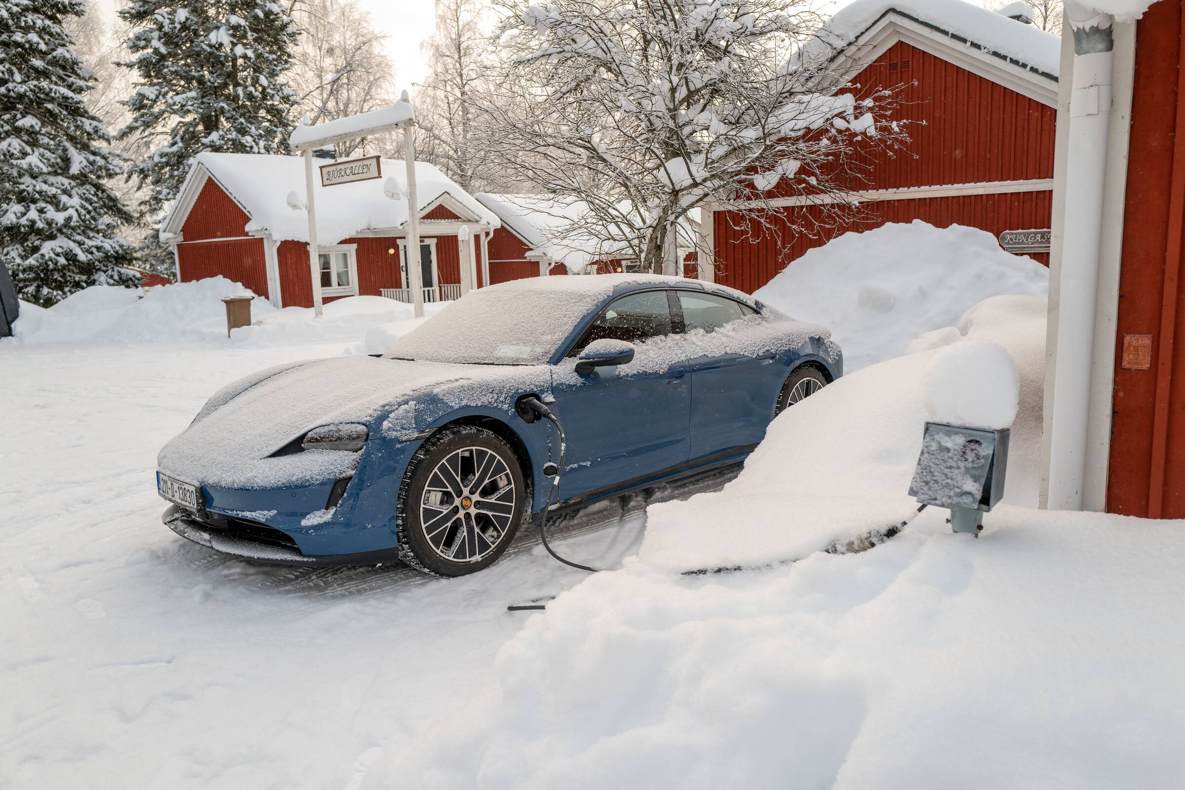 Porsche Taycan Taycan To The Arctic Circle Road Trip 2022 51897622096_59e10b4a10_4k
