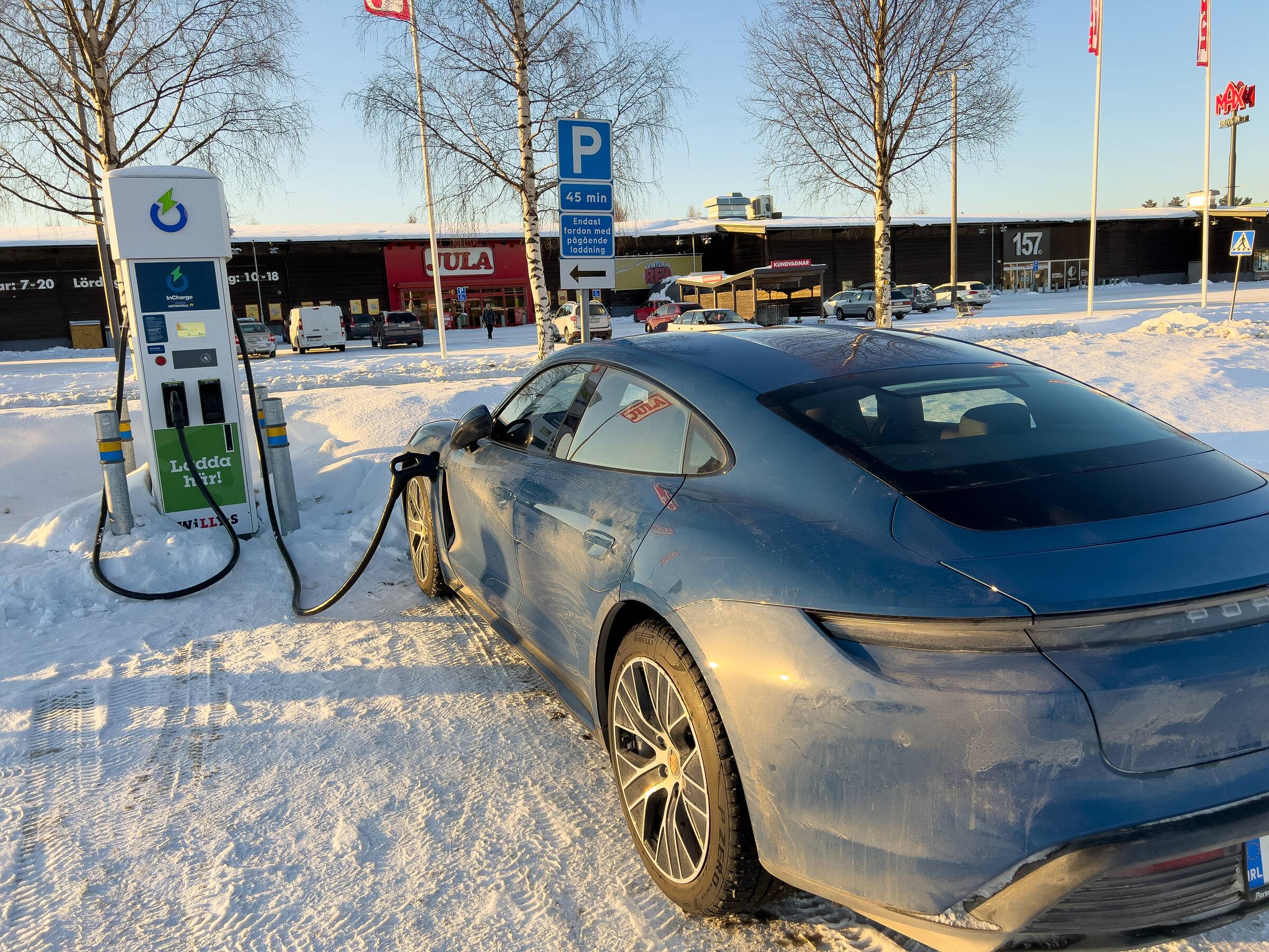 Porsche Taycan Taycan To The Arctic Circle Road Trip 2022 51898350150_6dd78ad793_4k