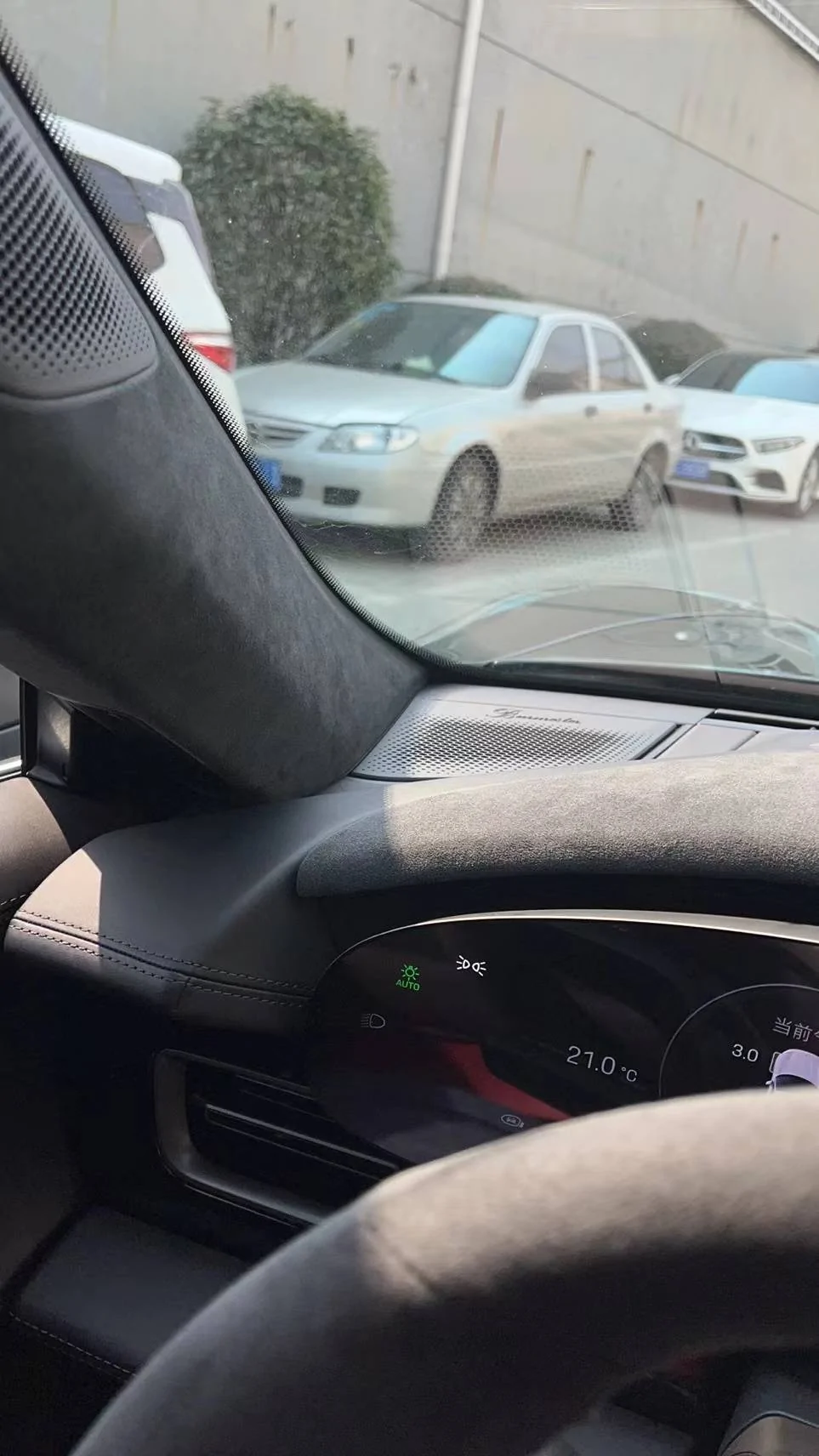 Porsche Taycan Upgraded annoying plastic instrument cluster cover to alcantara, if you optioned HUD _20220228181307