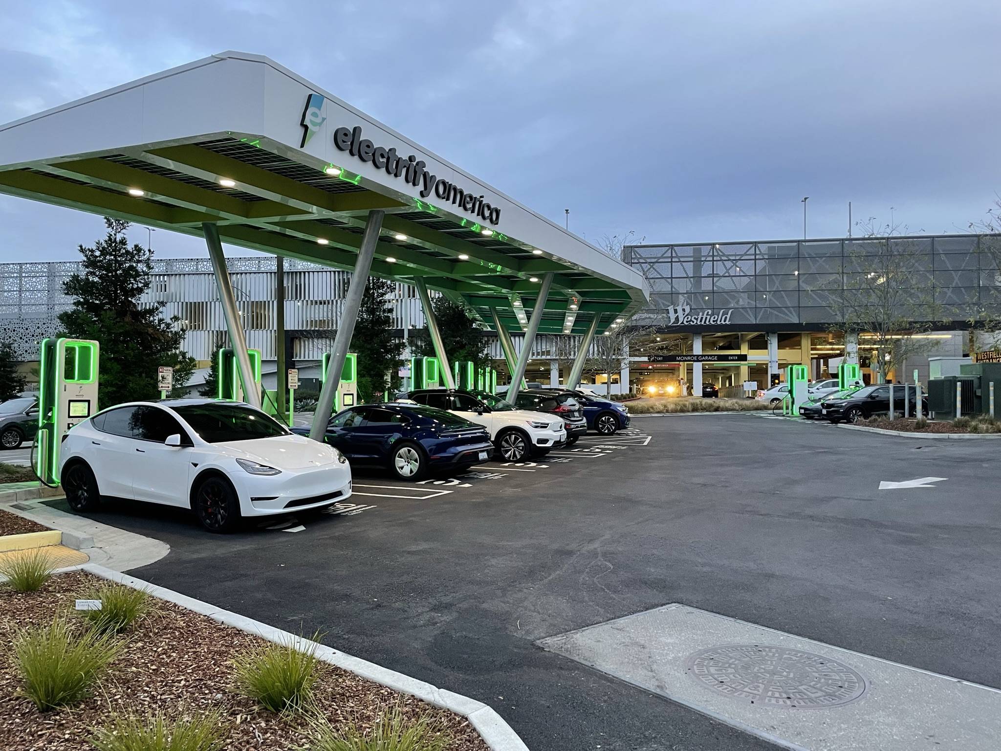 Porsche Taycan Electrify America - Santa Clara IMG_0931