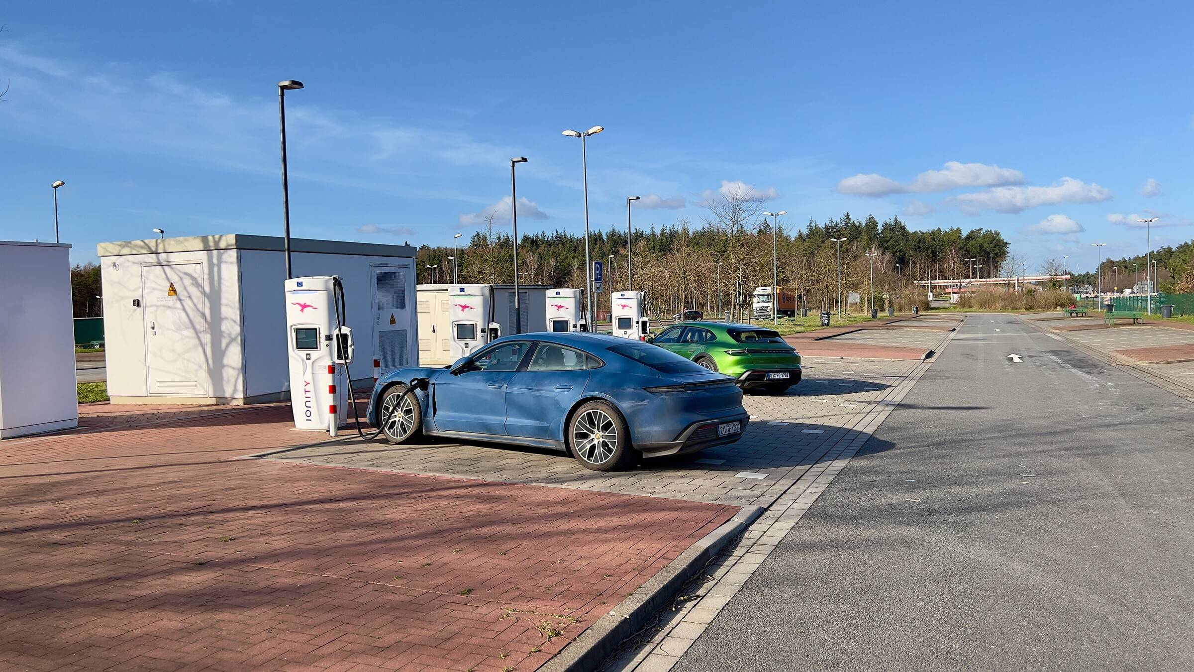 Porsche Taycan Taycan To The Arctic Circle Road Trip 2022 51910474082_1defa1b73e_4k
