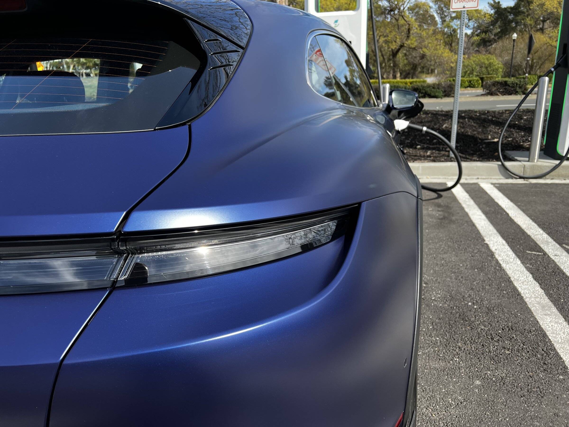 Porsche Taycan GENTIAN BLUE Taycan Club IMG_0643