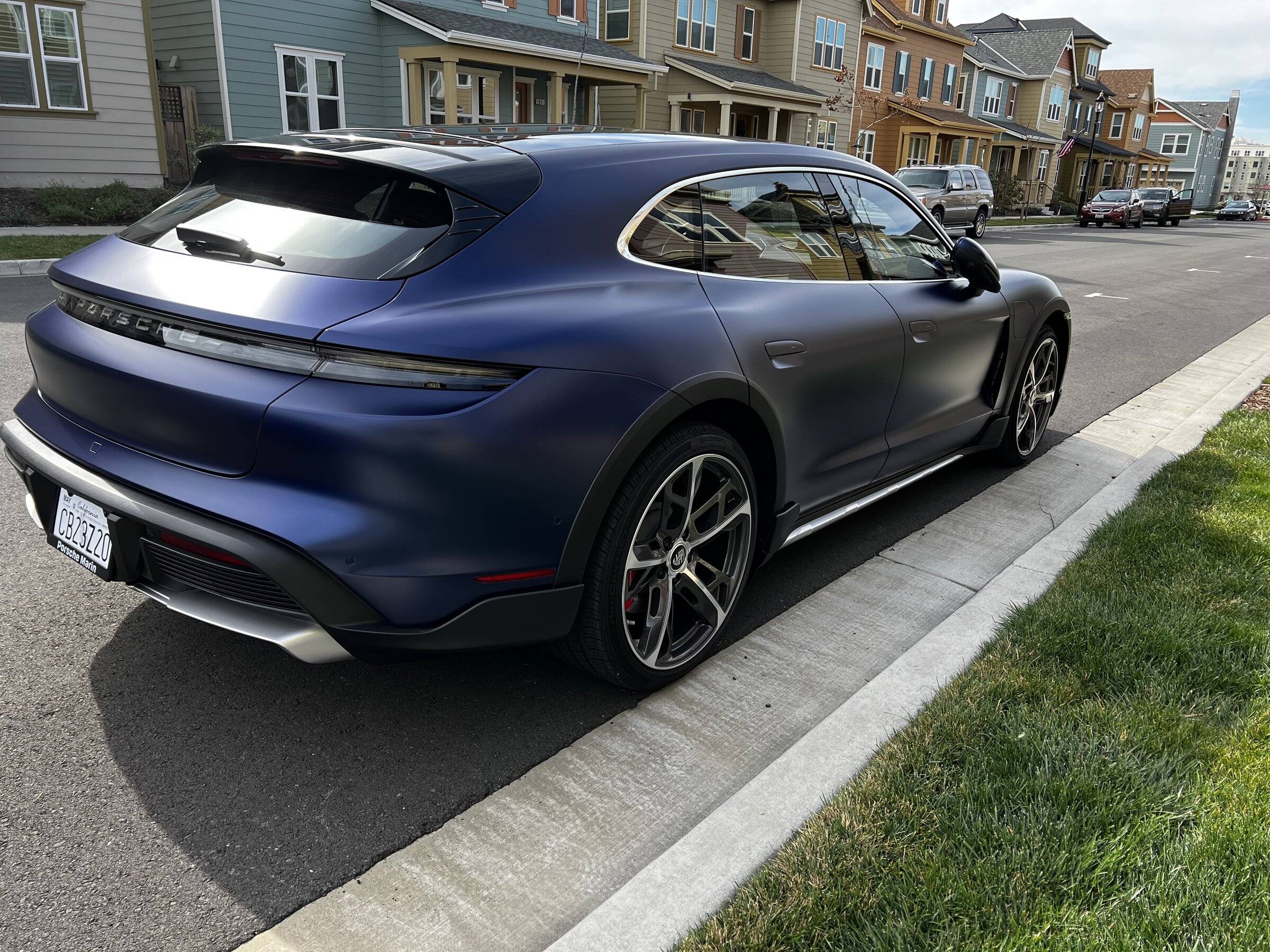 Porsche Taycan GENTIAN BLUE Taycan Club IMG_0646