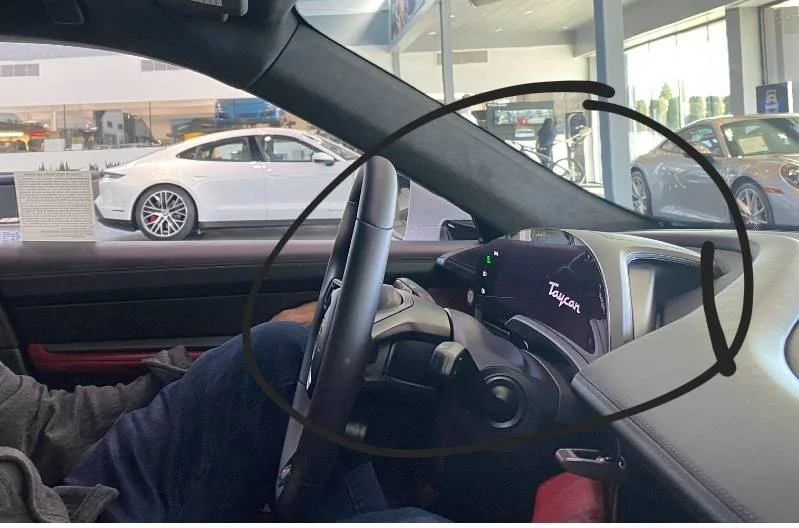 Porsche Taycan Pic of Head Up Display (HUD) & Wireless CarPlay/Charging Screenshot_20220228-152817_Chrom