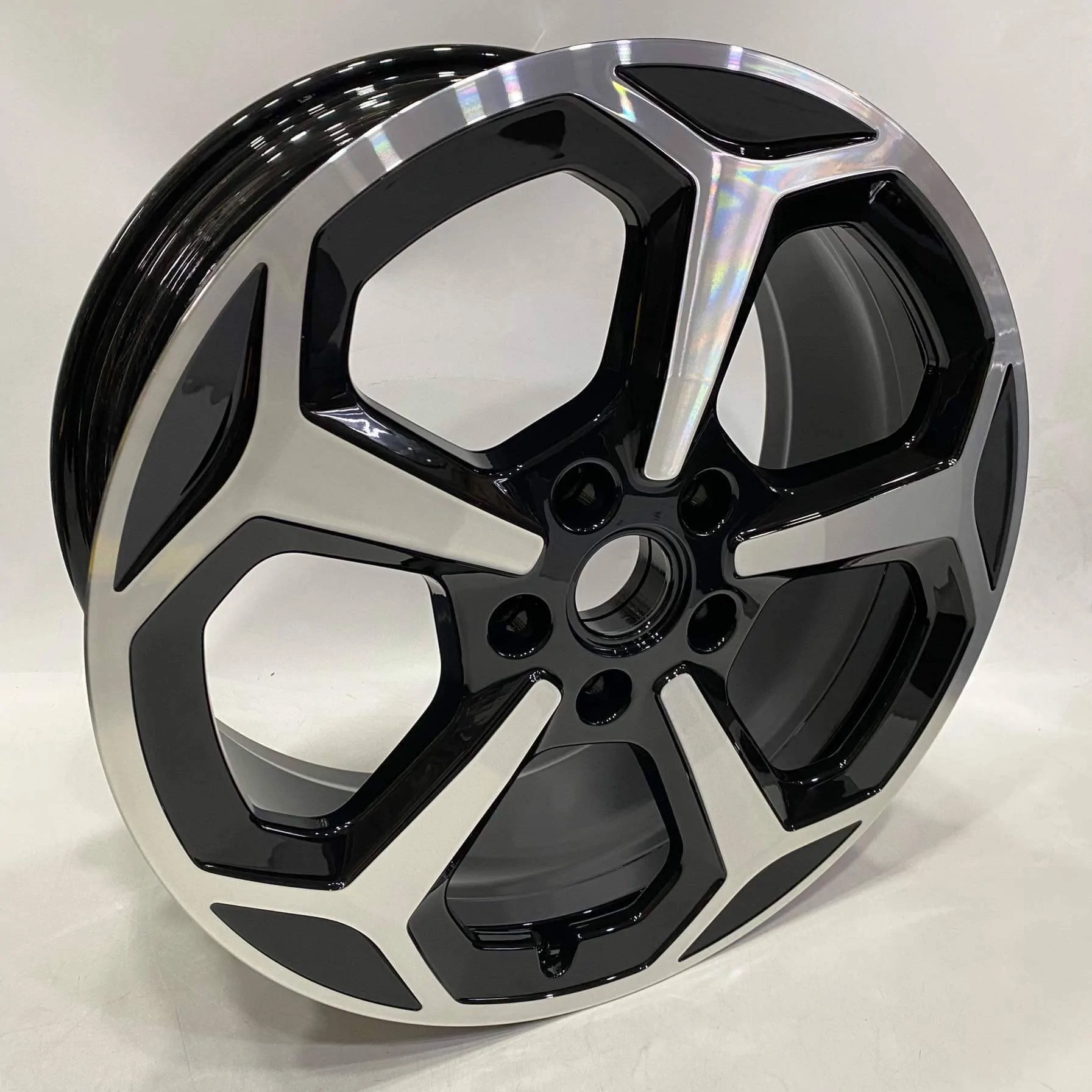 Porsche Taycan Offroad Design wheel with gloss black IMG_6812