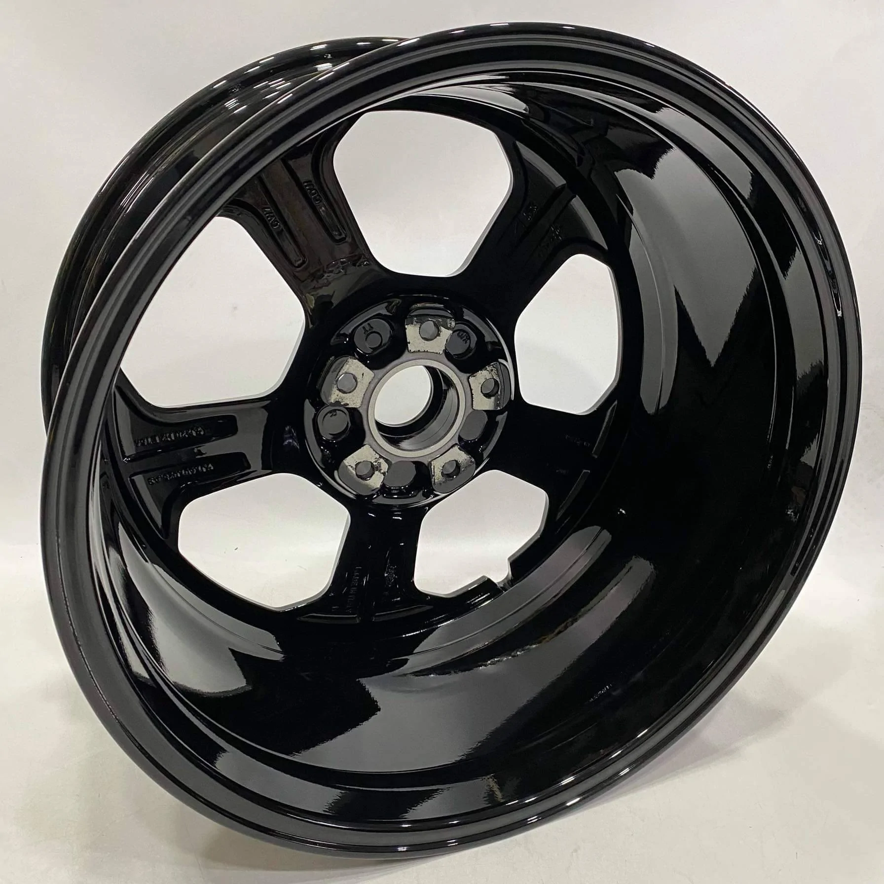 Porsche Taycan Offroad Design wheel with gloss black IMG_6813
