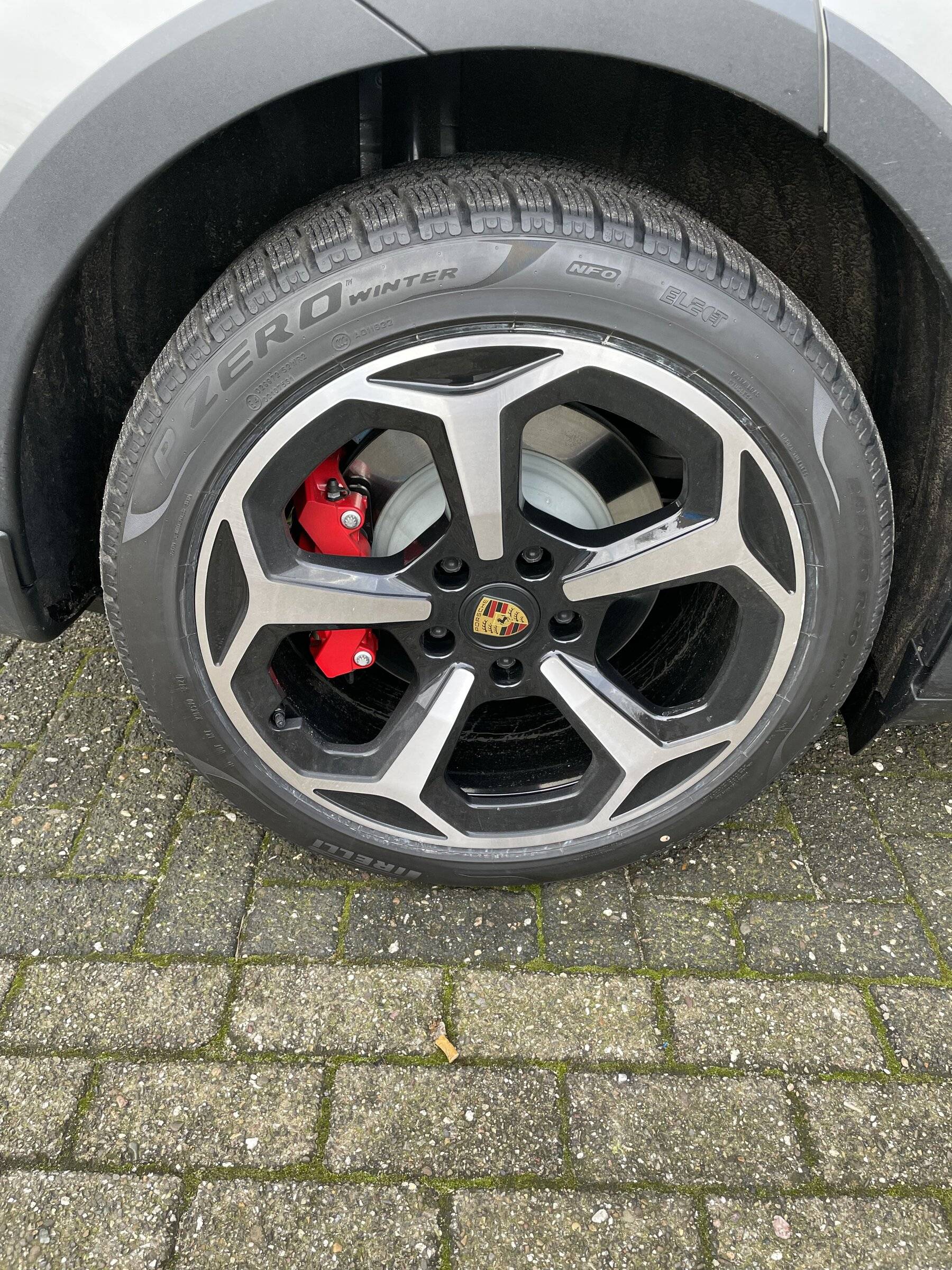 Porsche Taycan Offroad Design wheel with gloss black F76EE839-5A05-4EAC-BB28-07B2703EADAD