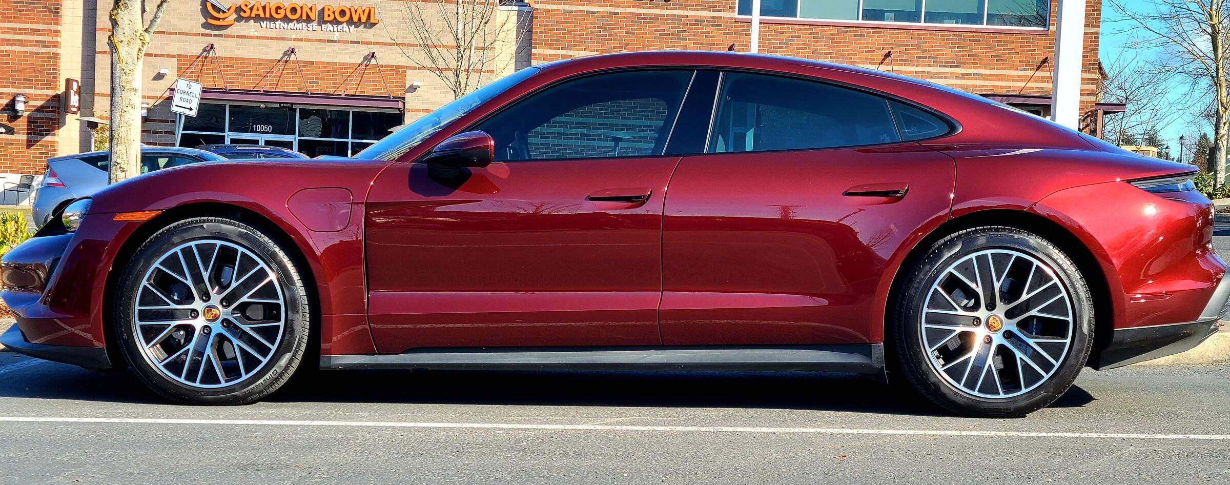 Porsche Taycan CHERRY METALLIC Taycan Club 20220306_141405
