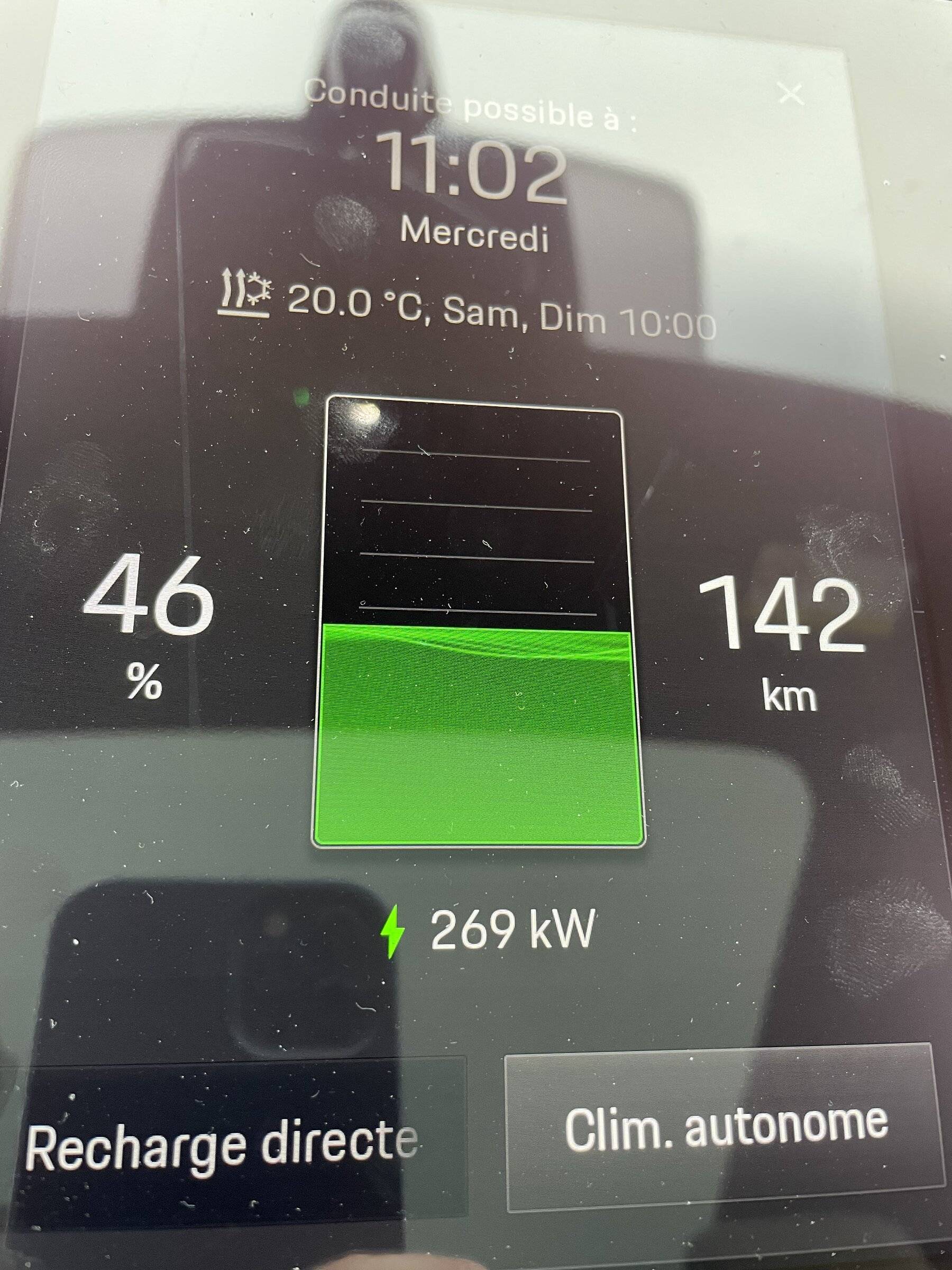 Porsche Taycan Green lightning bolt while fast charging 5E6DBF10-07A9-4A8B-BD52-CF7A7CA9C015