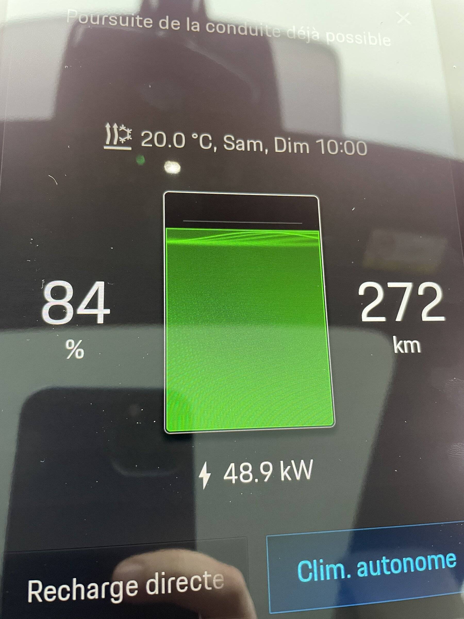 Porsche Taycan Green lightning bolt while fast charging 617B1B65-62FC-4BBF-862F-1BE5CA89F551