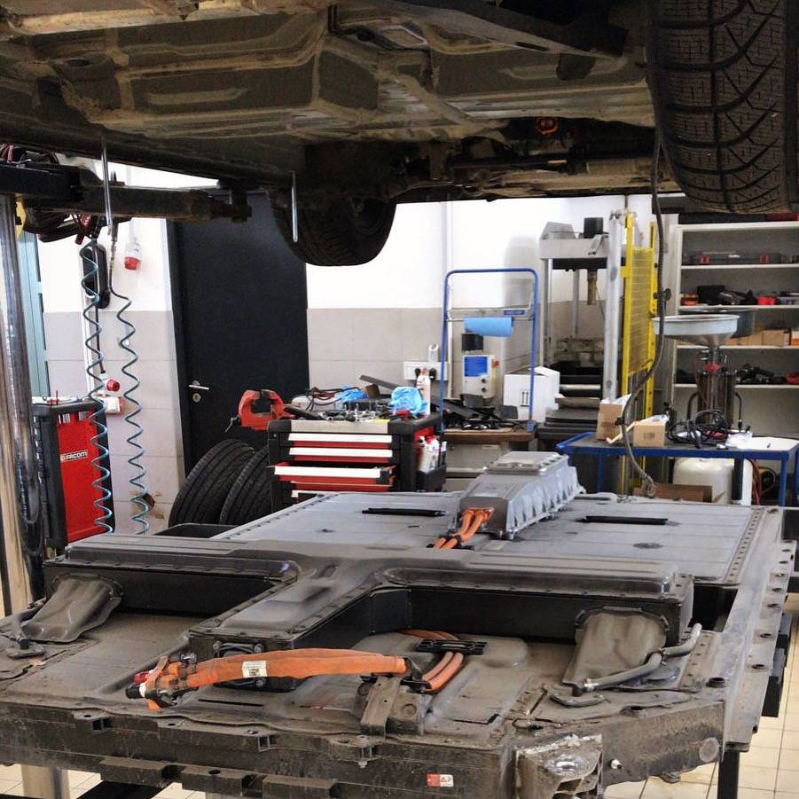 Porsche Taycan Drivertrain/electronics fail - finally happened.. (updated Jun 17, 2022) BCCD9D29-59CD-4C0C-8ACC-C06809475D93