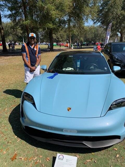 Porsche Taycan FROZEN BLUE Taycan Club 2D54A065-A526-4AF1-B97D-665E0E011D3E