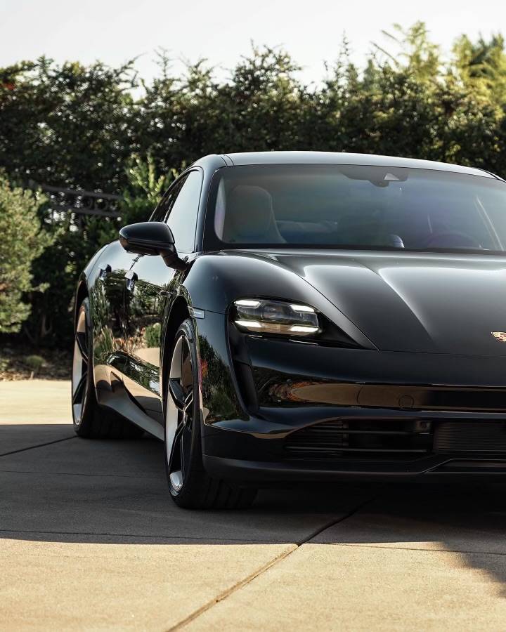 Porsche Taycan Help with finding ‘base’ black photos BB8707CE-2946-43E3-905E-7899857BEC46