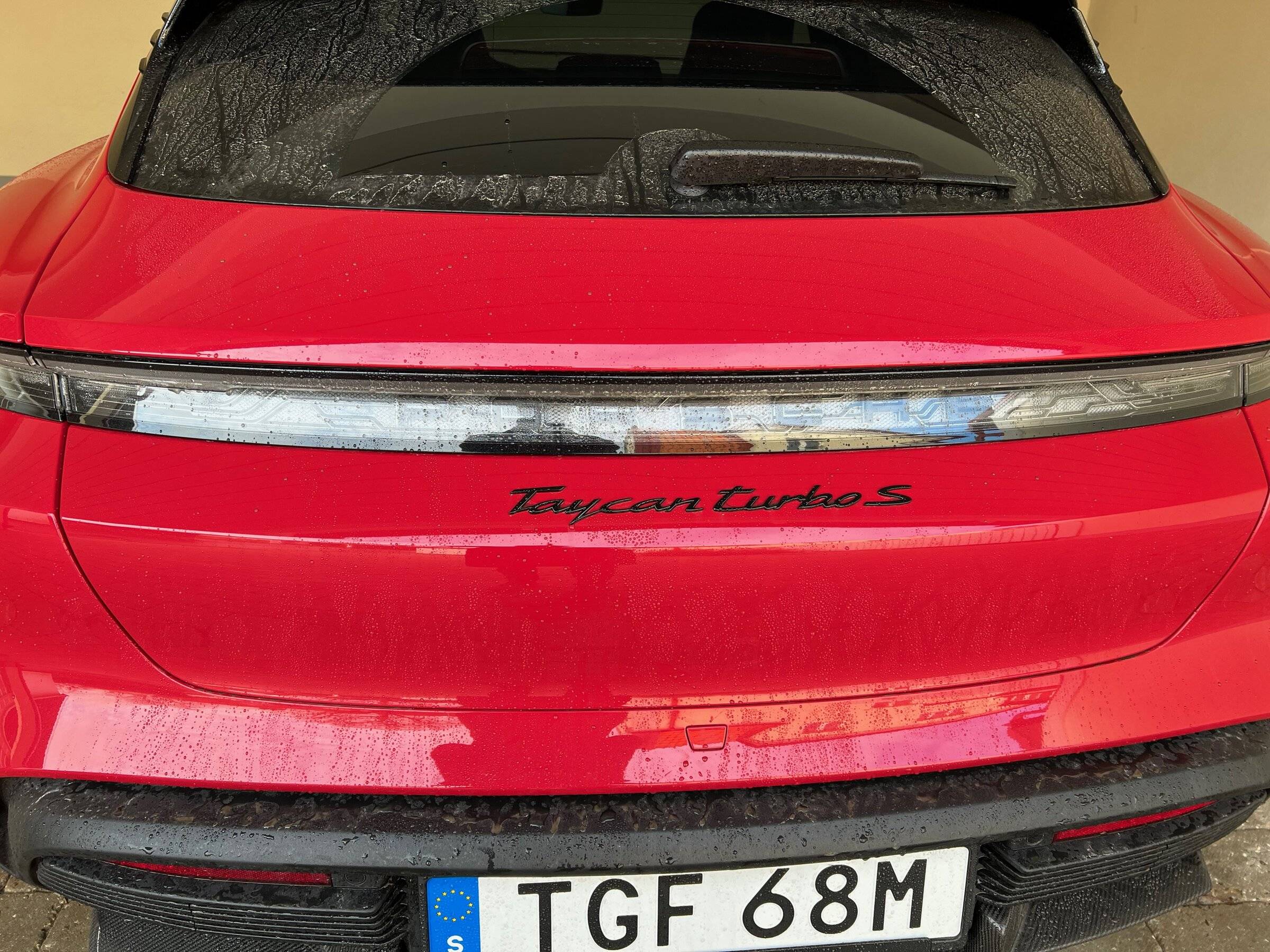 Porsche Taycan Rear light strip with 'PORSCHE' logo in black IMG_0397