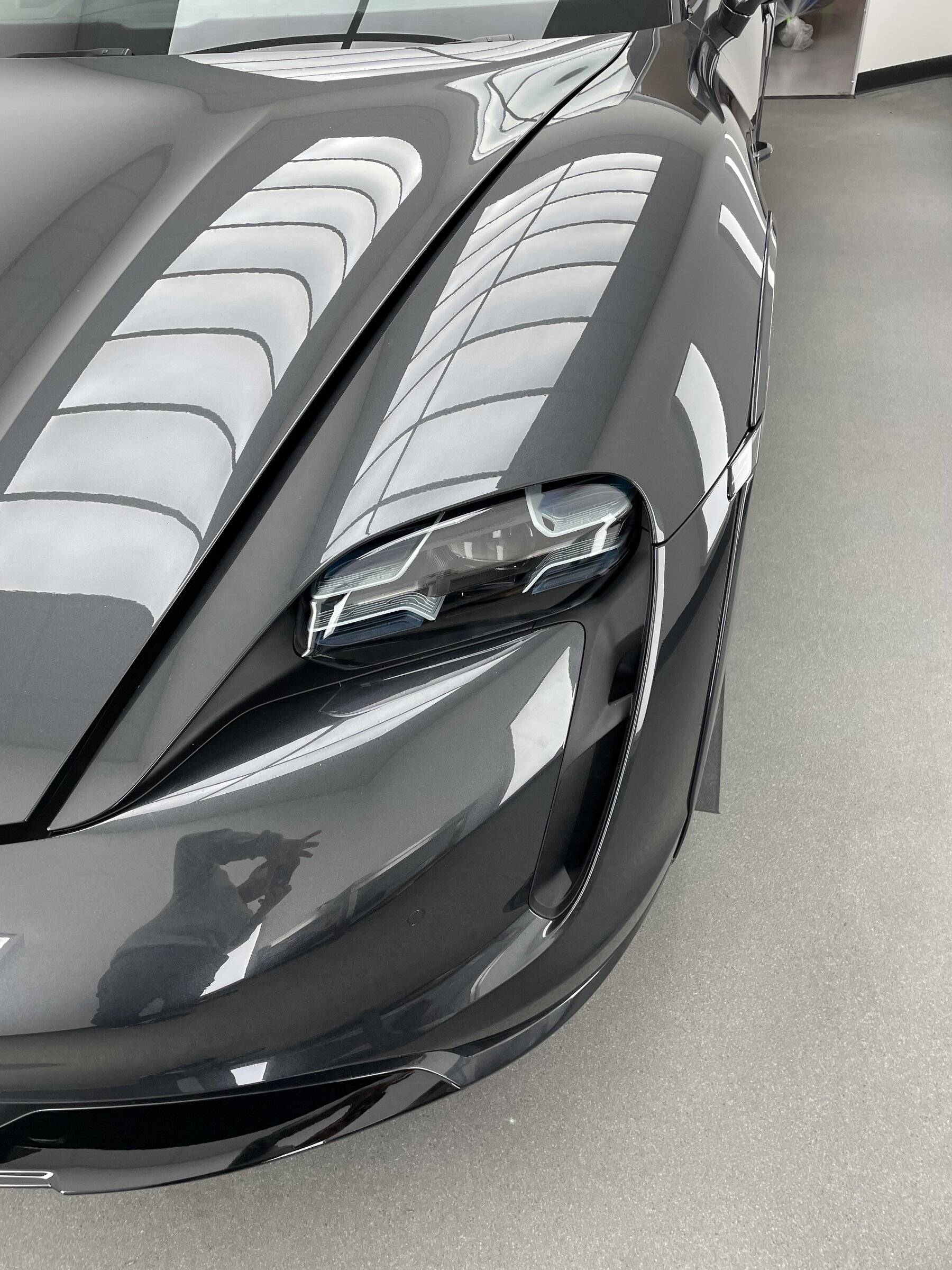 Porsche Taycan VOLCANO GREY Taycan Club 28120195-1822-40E6-B06A-9B863DE92252