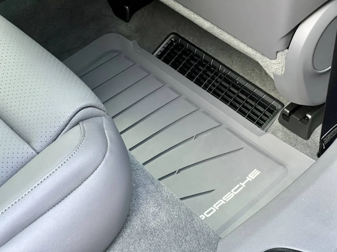 Porsche Taycan Rubber Floormat Set - Taycan CE311964-BC00-4FA3-AD14-5F01A413B025