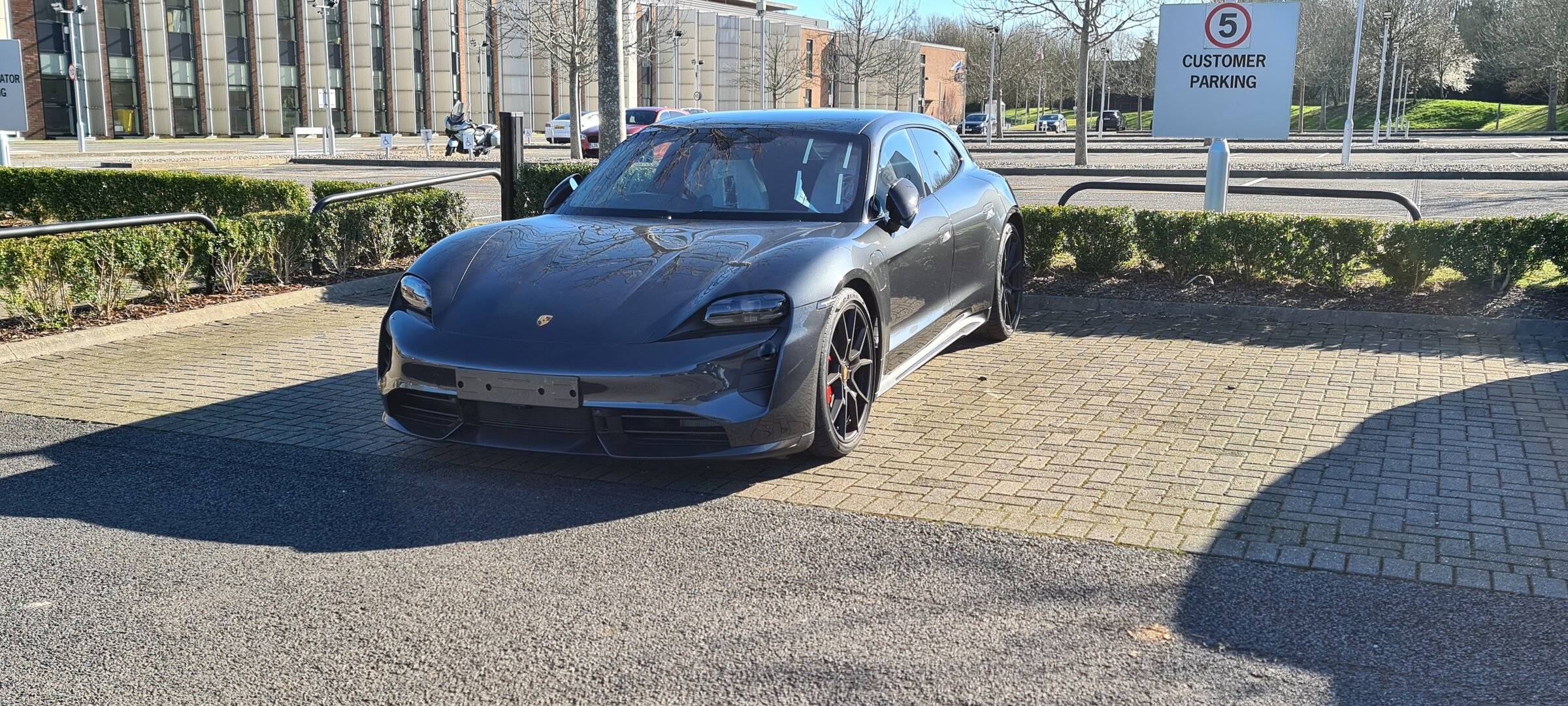 Porsche Taycan VOLCANO GREY Taycan Club 20220227_141432