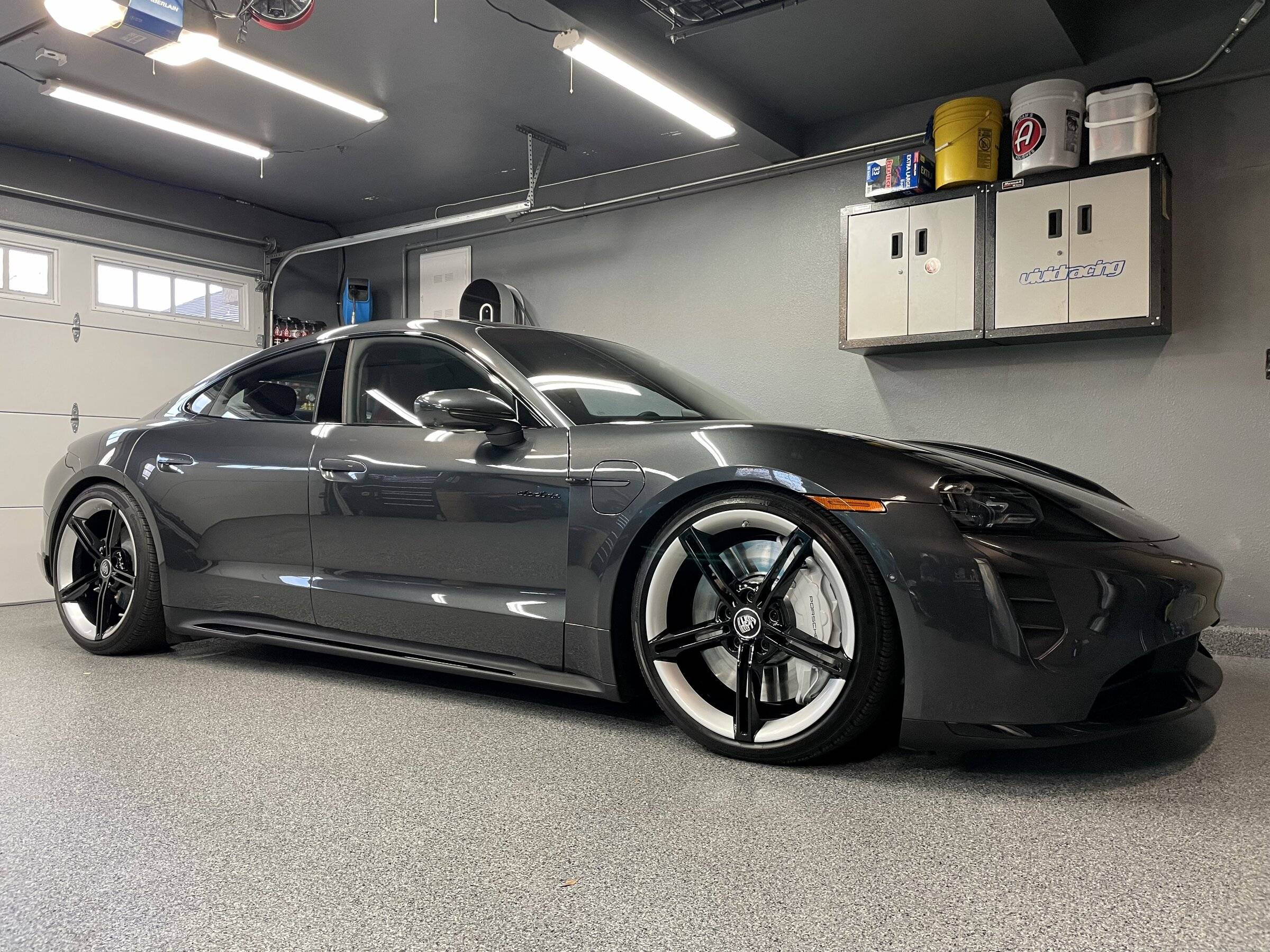 Porsche Taycan VOLCANO GREY Taycan Club Turbo