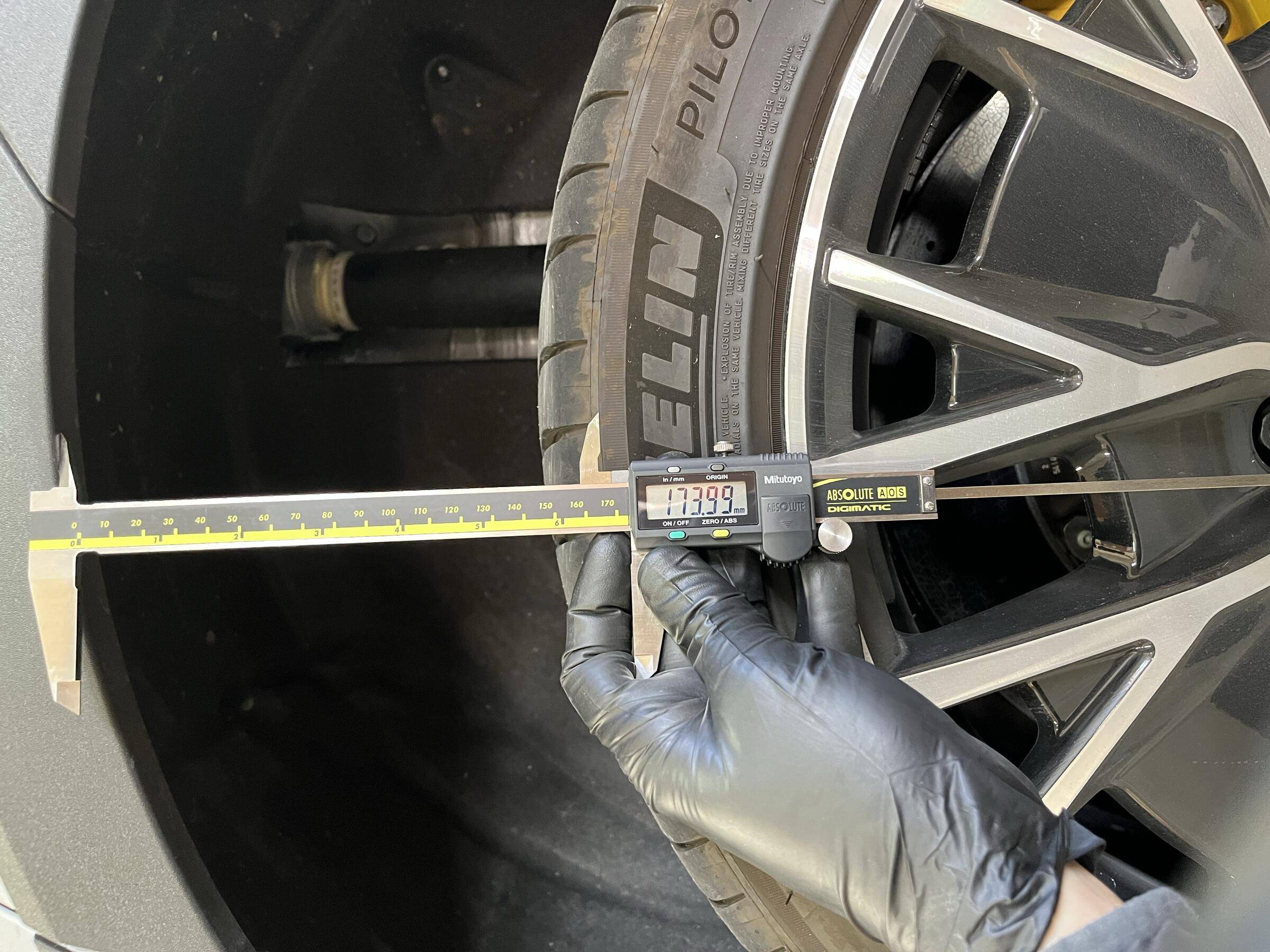 Porsche Taycan Today's suspension and tire experiments tempImageoBOQKu