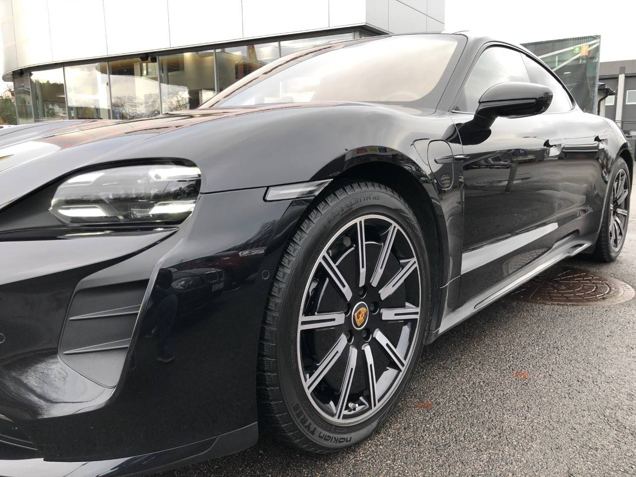 Porsche Taycan CONFUSED! Aero Sport Alloys, 150kw DC on-board booster?! Wheels