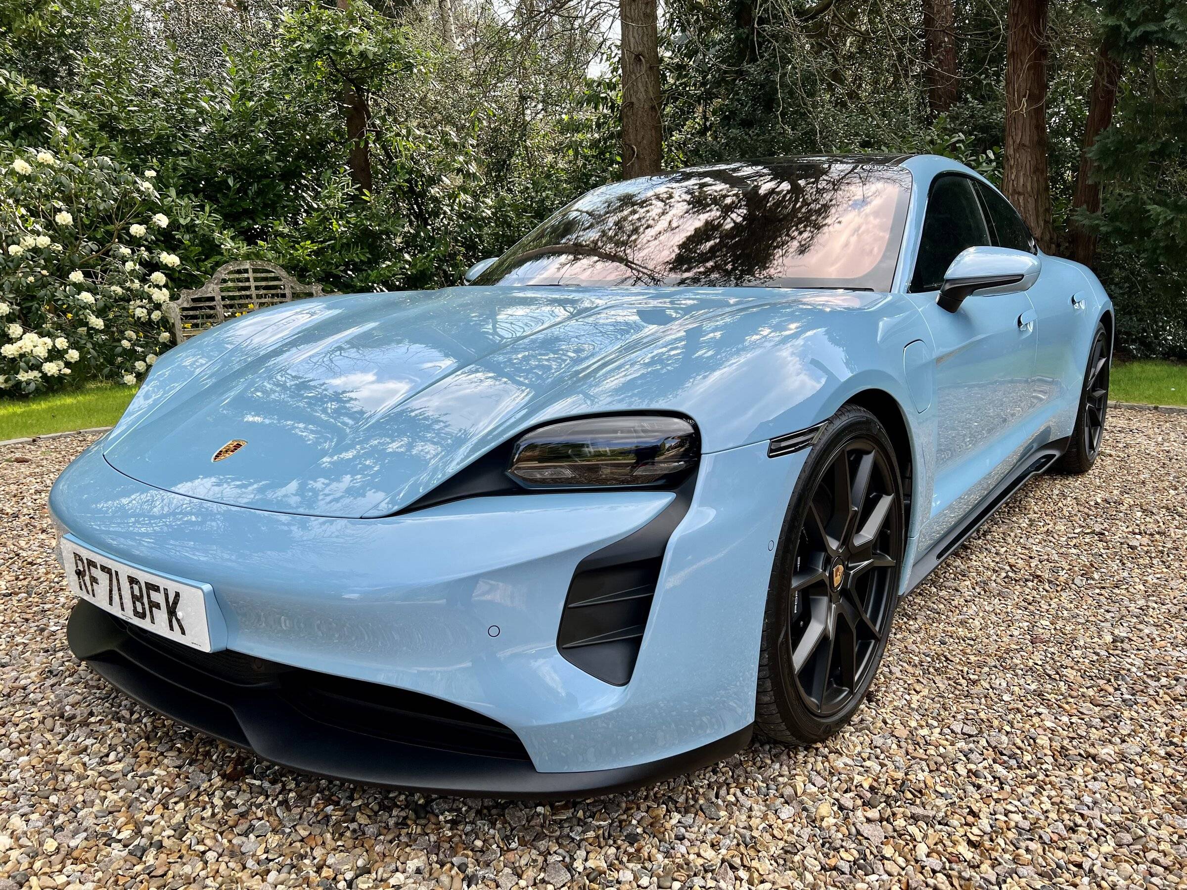 Porsche Taycan Frozen Blue Metallic GTS? C3692FD9-98CC-4EBB-B313-5D359D70C0F4