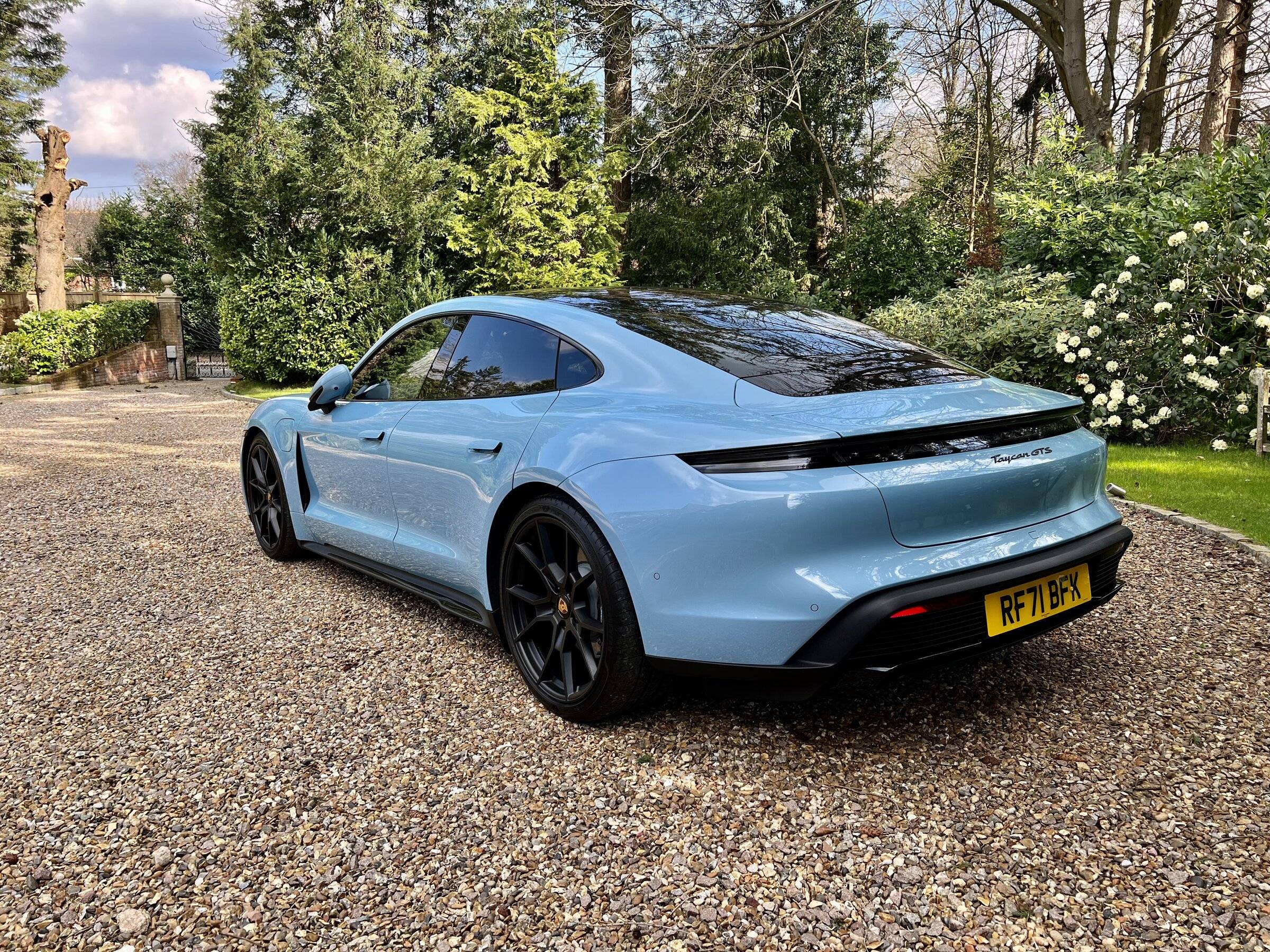Porsche Taycan Frozen Blue Metallic GTS? ED0C39F4-5F38-405F-9A28-3C203433C75F