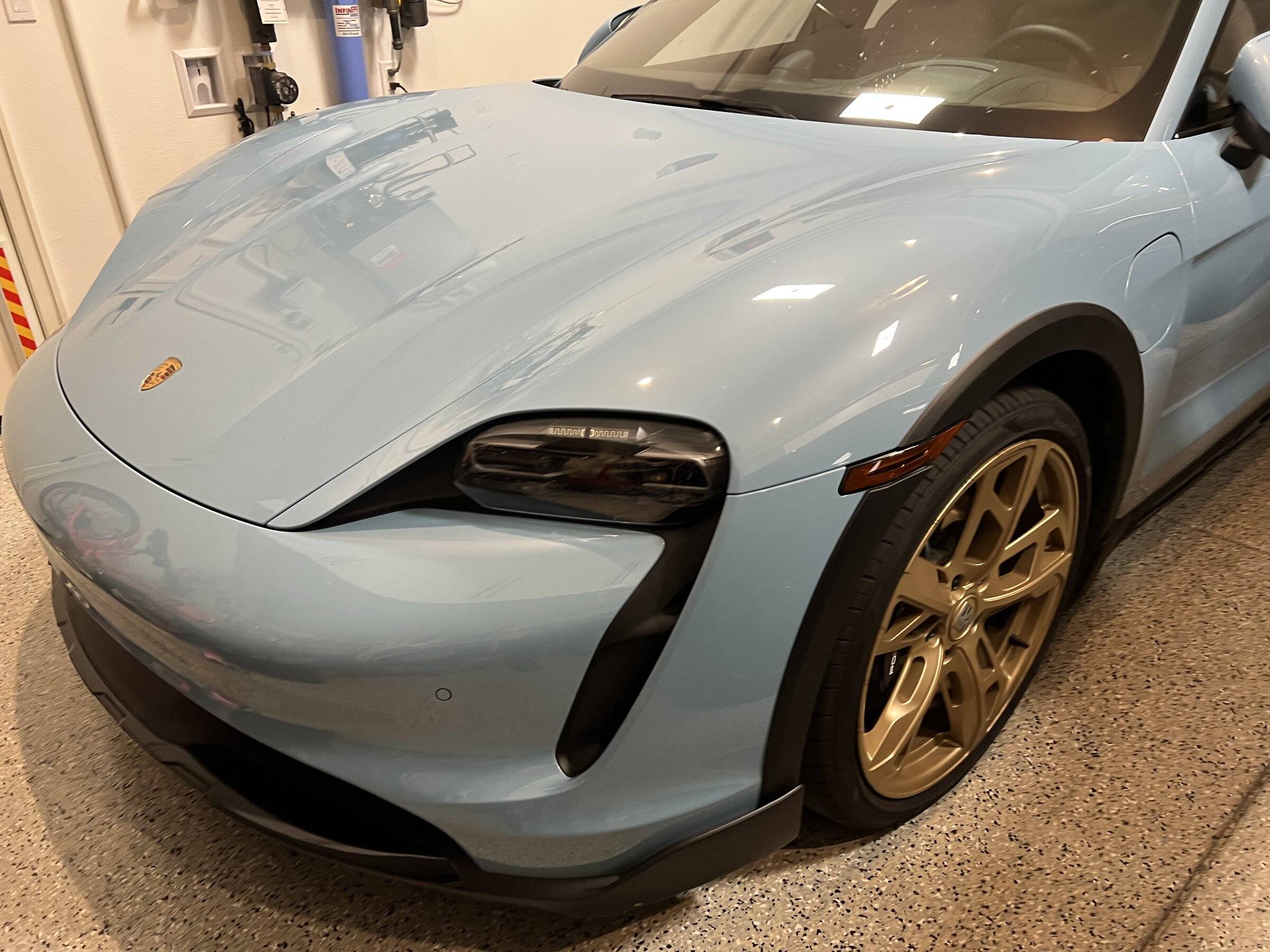 Porsche Taycan Frozen Blue Metallic GTS? E5CD534F-E749-4BB3-9F26-9A1599591F1E