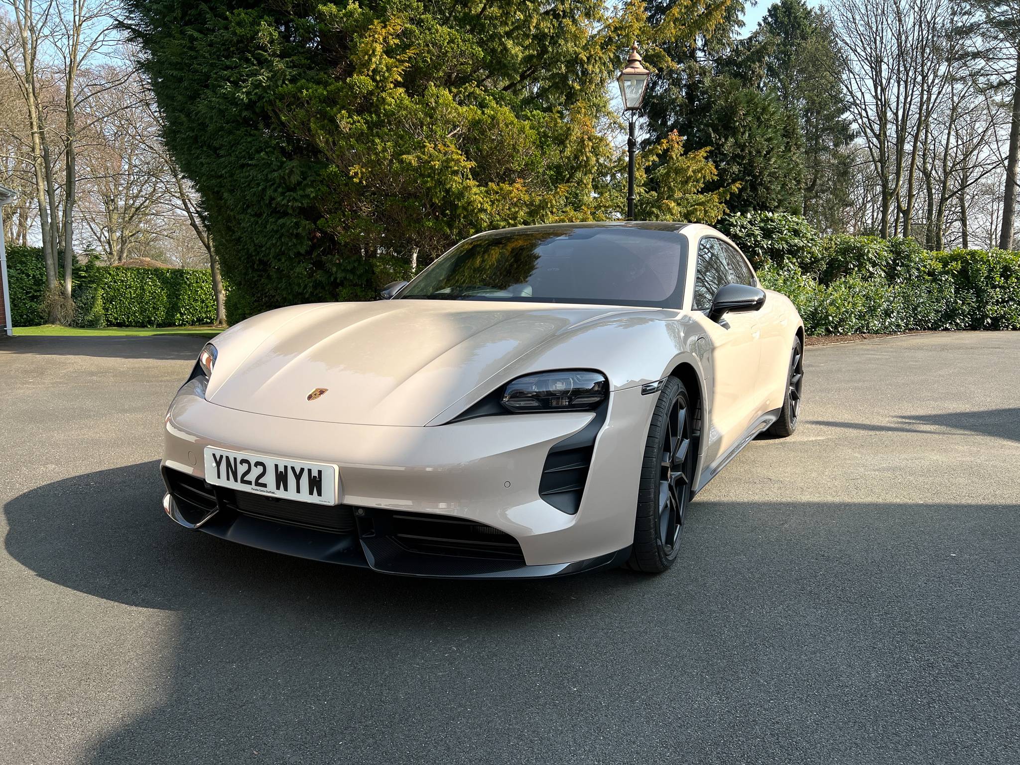 Porsche Taycan 24 hours with a Taycan GTS Sport Turismo (Coffee Beige Metallic) IMG_5572