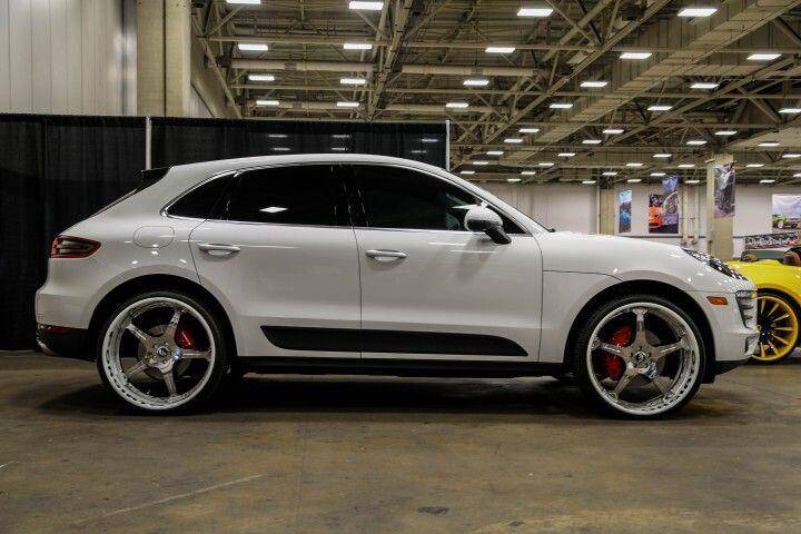 Porsche Taycan 21" wheels and living in a big city with bad roads 1648120845706