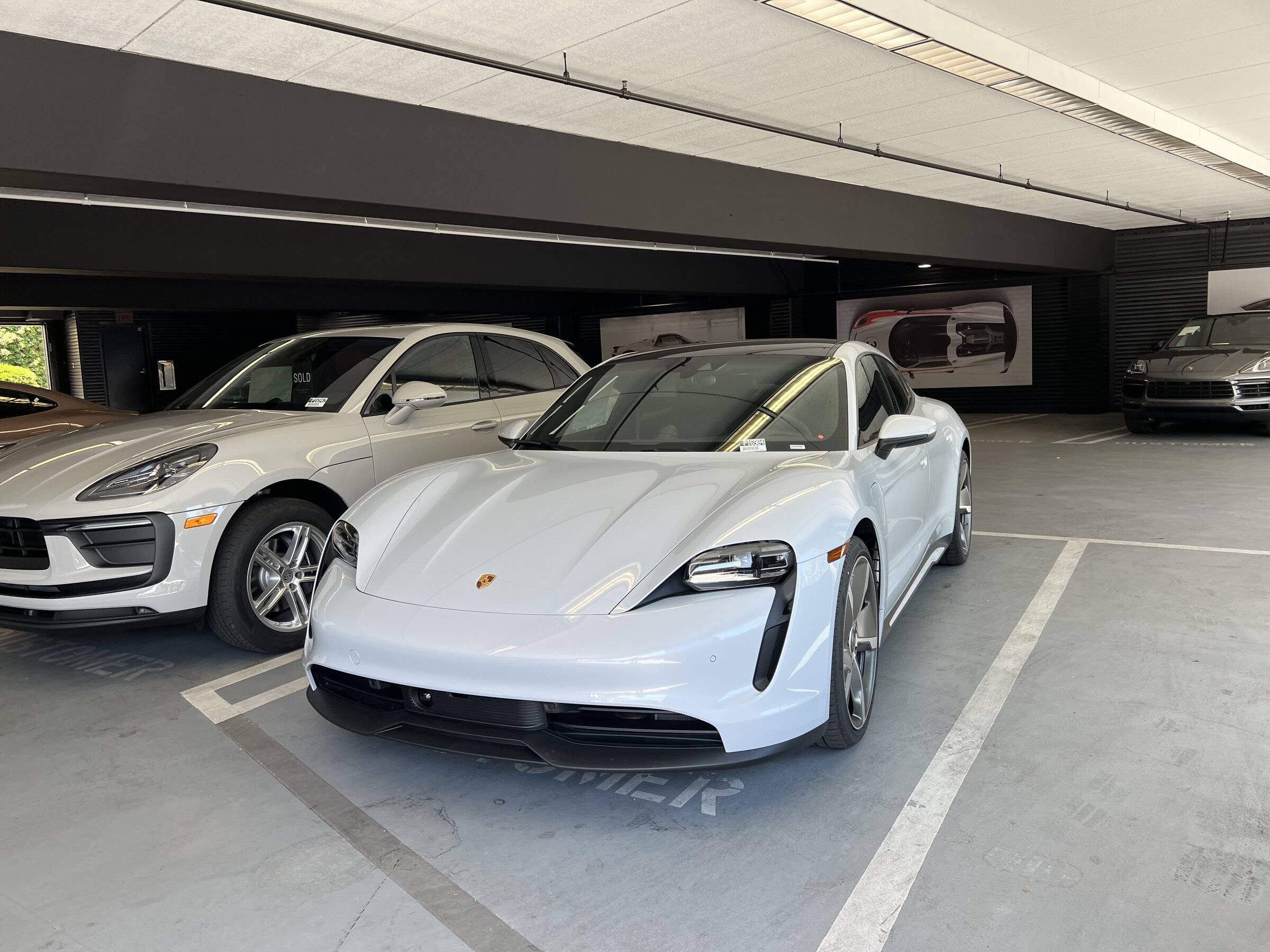 Porsche Taycan ICE GREY Taycan Club BEDF6E31-B4BD-4E7B-997C-7D36A7928F0B