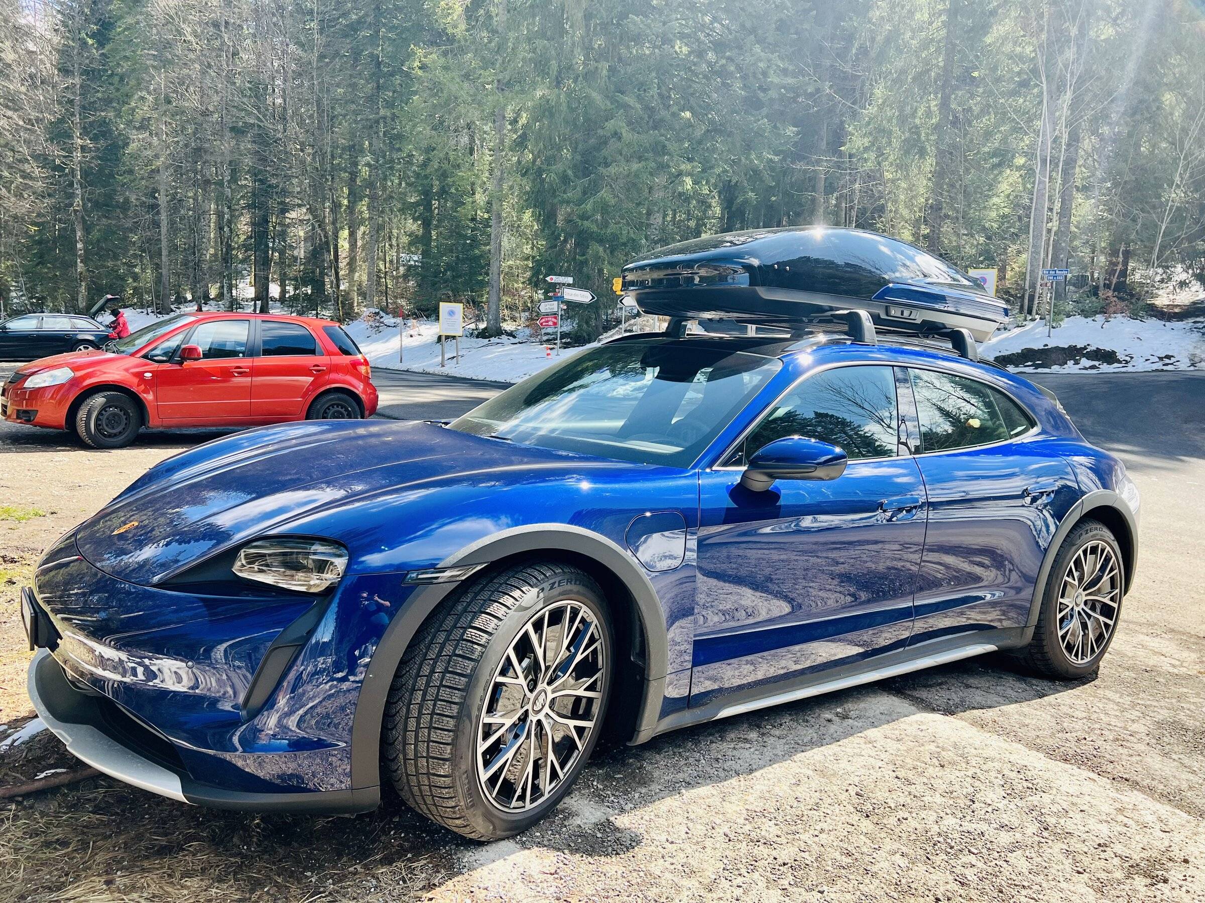 Porsche Taycan Unboxing The Performance Roof Box D75FB45D-48D5-4738-85BA-8C505C76A2C8