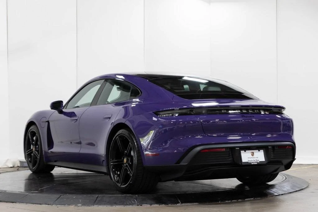 Porsche Taycan Ultraviolet (M4A) Taycan Paint-to-Sample Taycan_Ultraviolet_M4A_2
