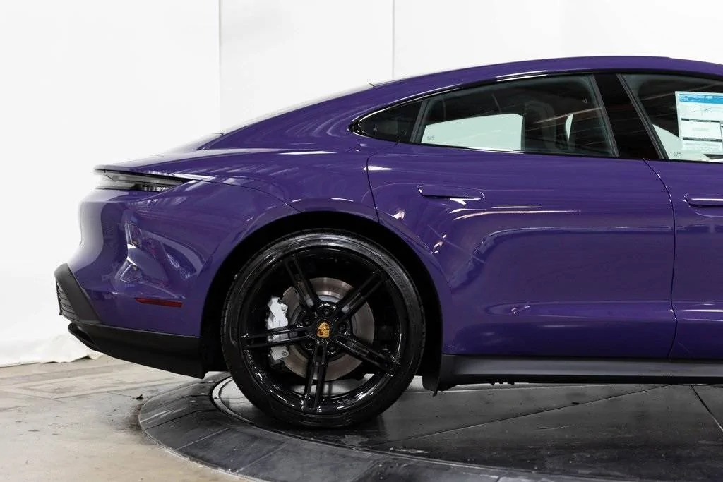 Porsche Taycan Ultraviolet (M4A) Taycan Paint-to-Sample Taycan_Ultraviolet_M4A_5