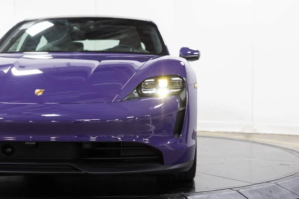 Porsche Taycan Ultraviolet (M4A) Taycan Paint-to-Sample Taycan_Ultraviolet_M4A_7