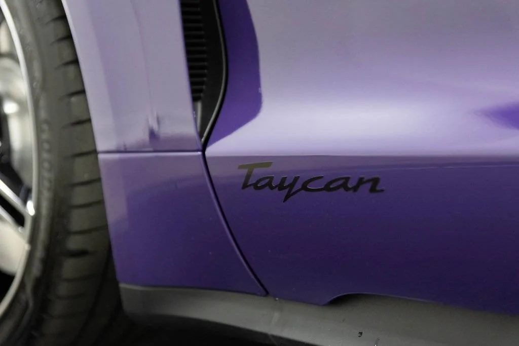 Porsche Taycan Ultraviolet (M4A) Taycan Paint-to-Sample Taycan_Ultraviolet_M4A_8