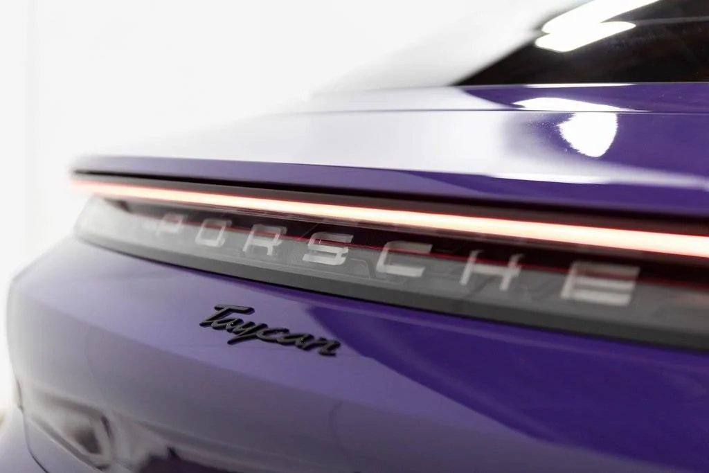 Porsche Taycan Ultraviolet (M4A) Taycan Paint-to-Sample Taycan_Ultraviolet_M4A_9