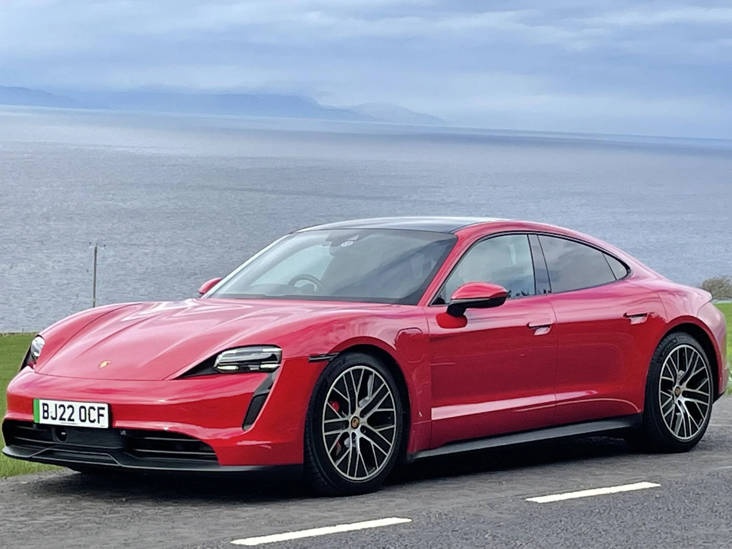 Porsche Taycan CARMINE RED Taycan Club 05DA7631-80FC-4CF1-8D08-8A7E73482E82