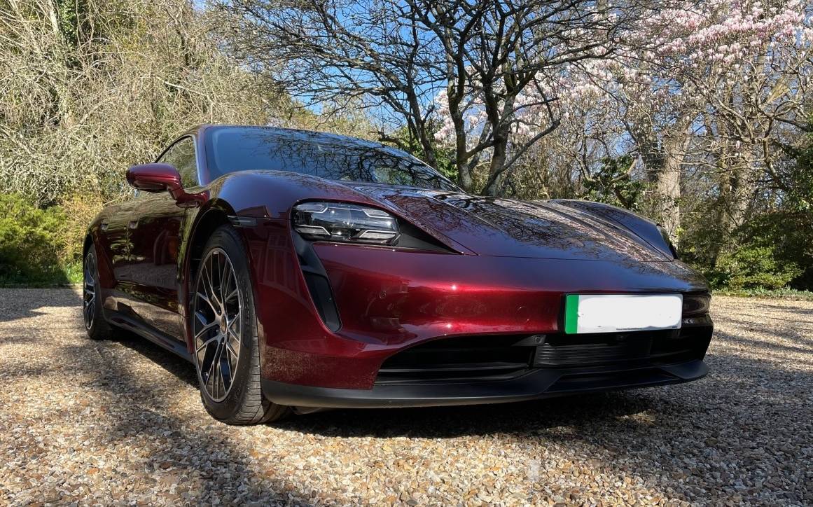Porsche Taycan CHERRY METALLIC Taycan Club Taycan Sp1